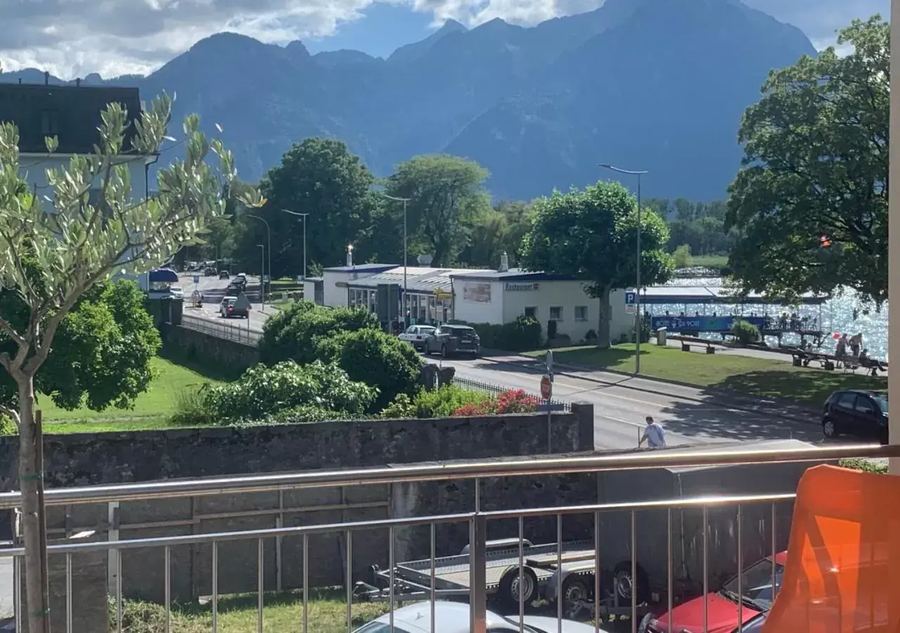 Balcony/Terrace, Mountain View in Hotel Du Quai