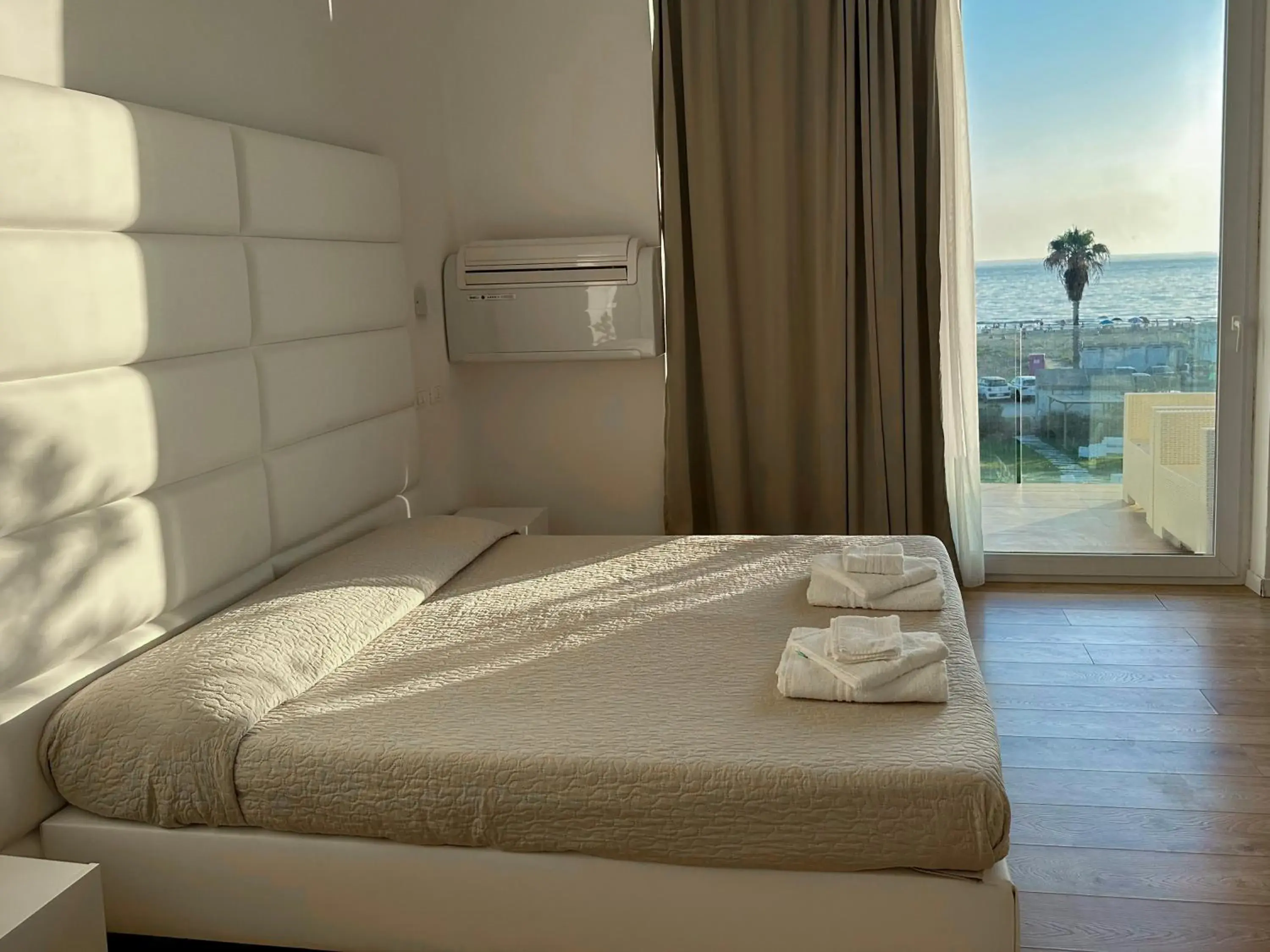 Bedroom, Bed in Hotel Artemide Mare