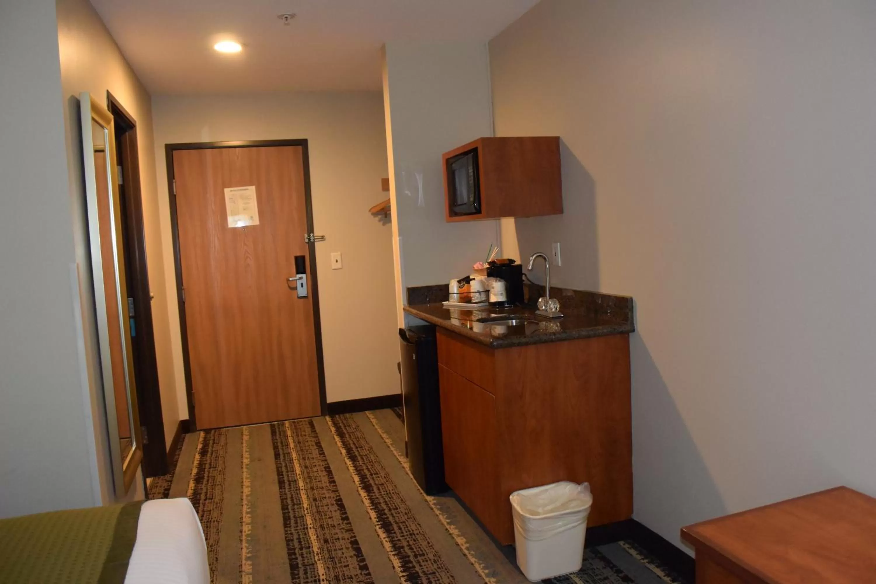 Coffee/tea facilities in Best Western Newberg Inn