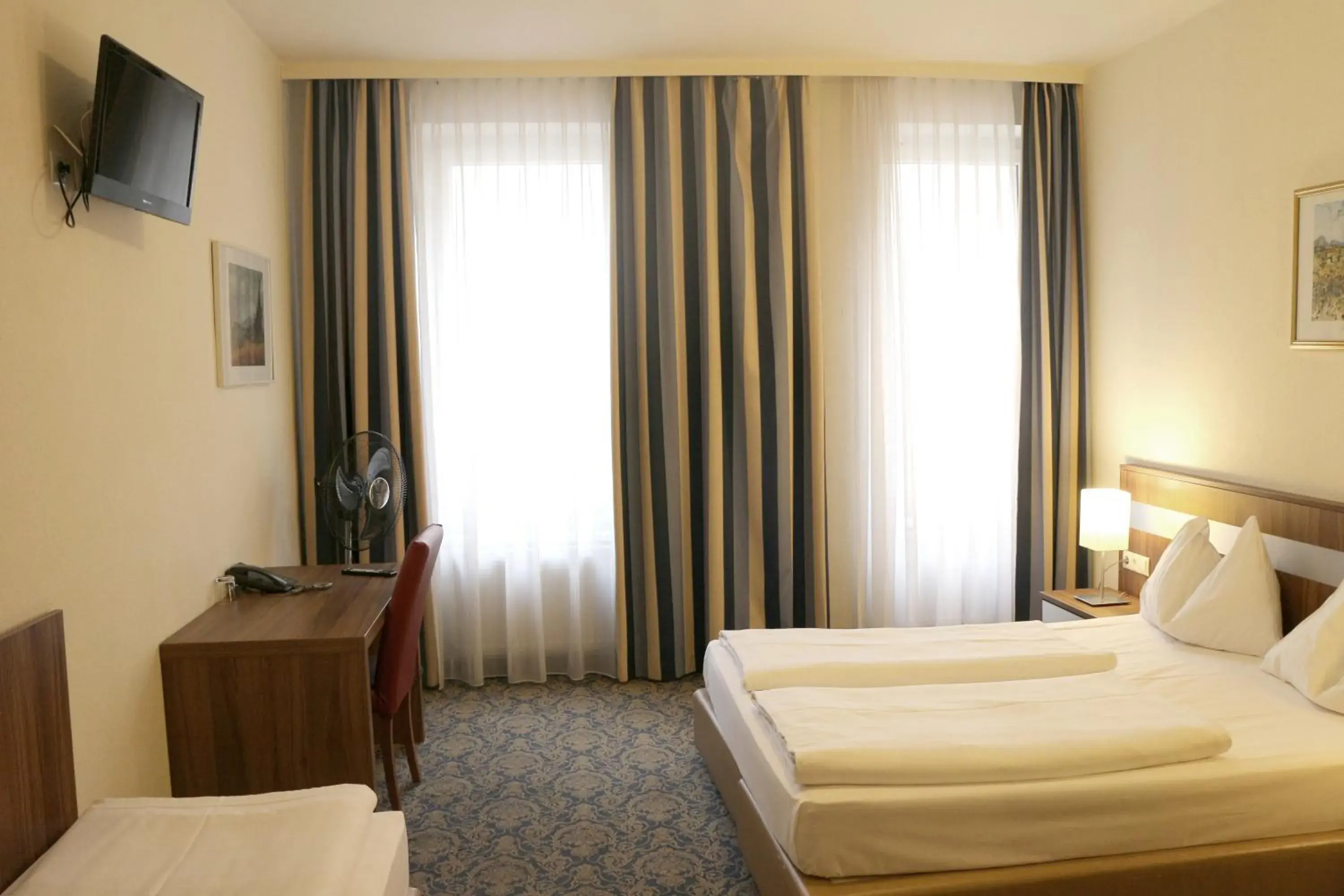 Photo of the whole room, Bed in Hotel Carina