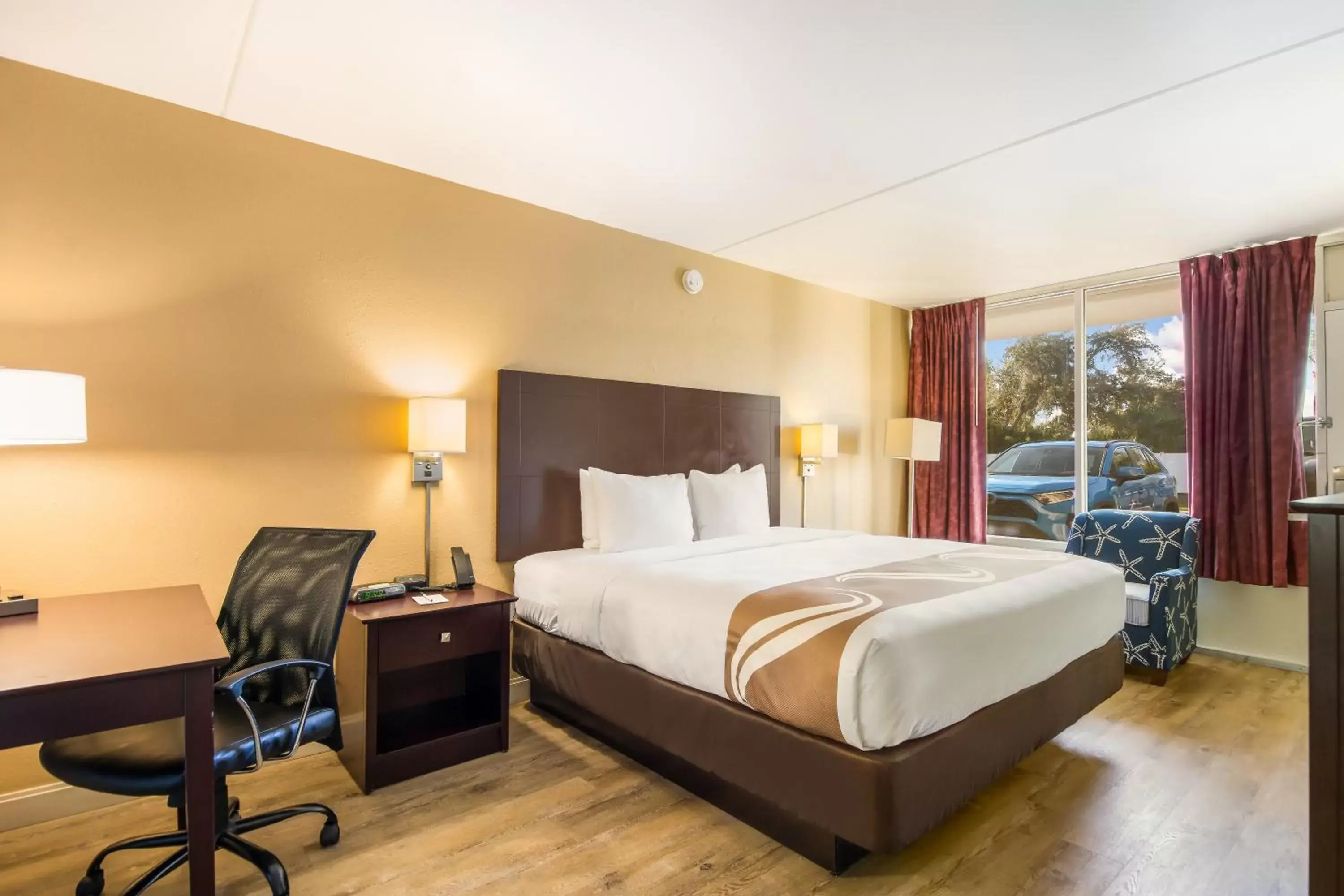 Bed in Quality Inn Bradenton - Sarasota North