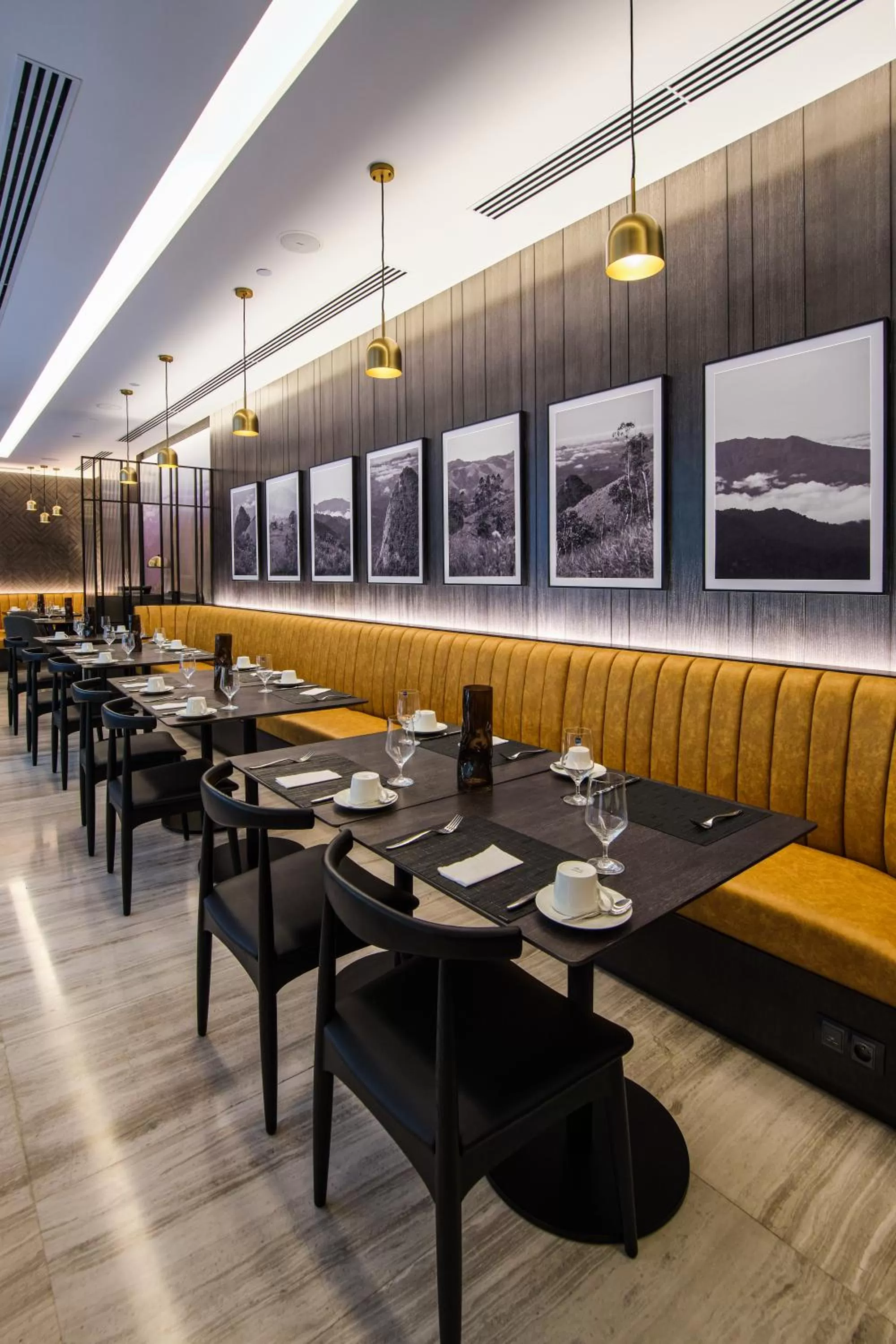 Restaurant/places to eat in K Hotel Douala