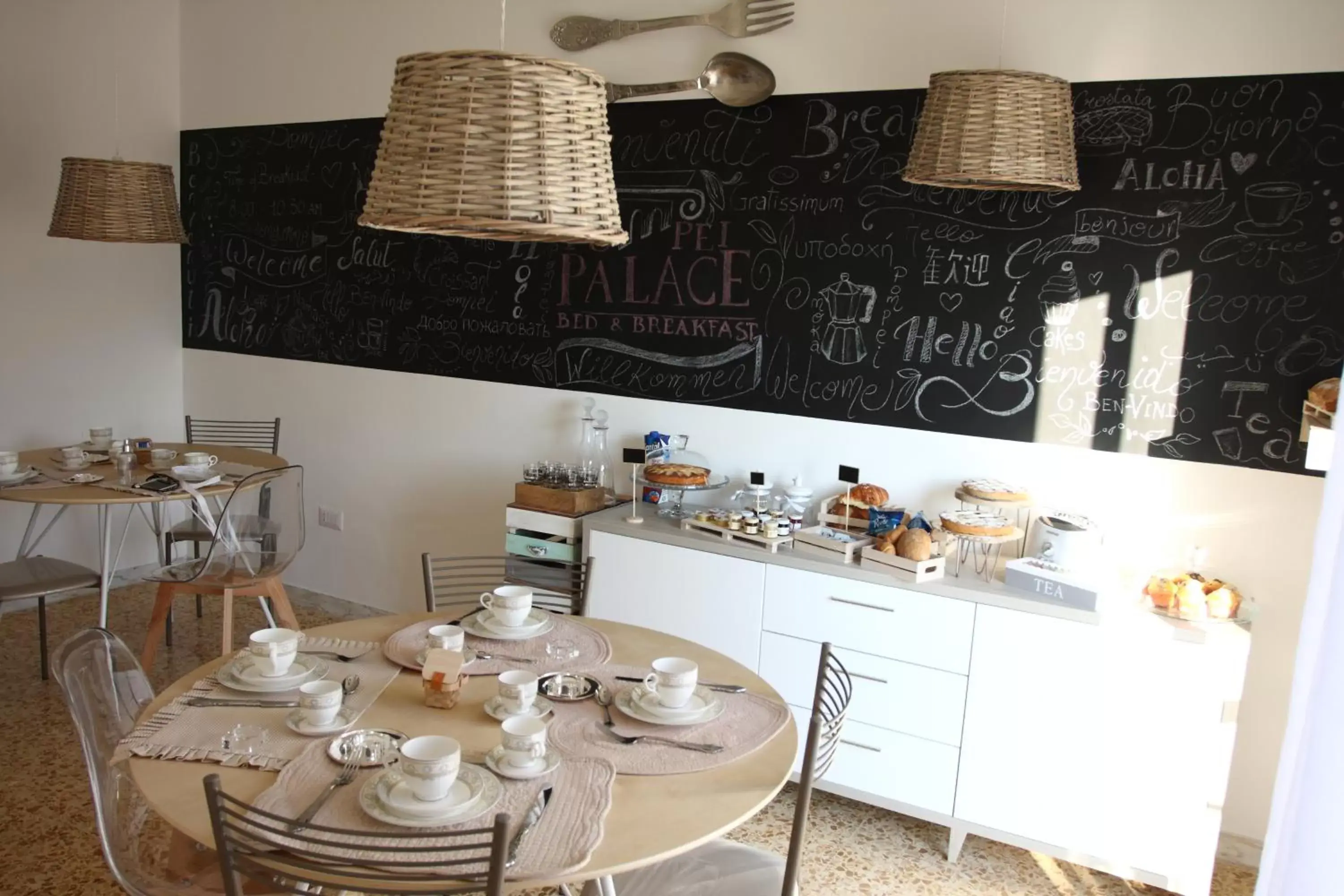 Breakfast, Kitchen/Kitchenette in Pompei Palace B&B