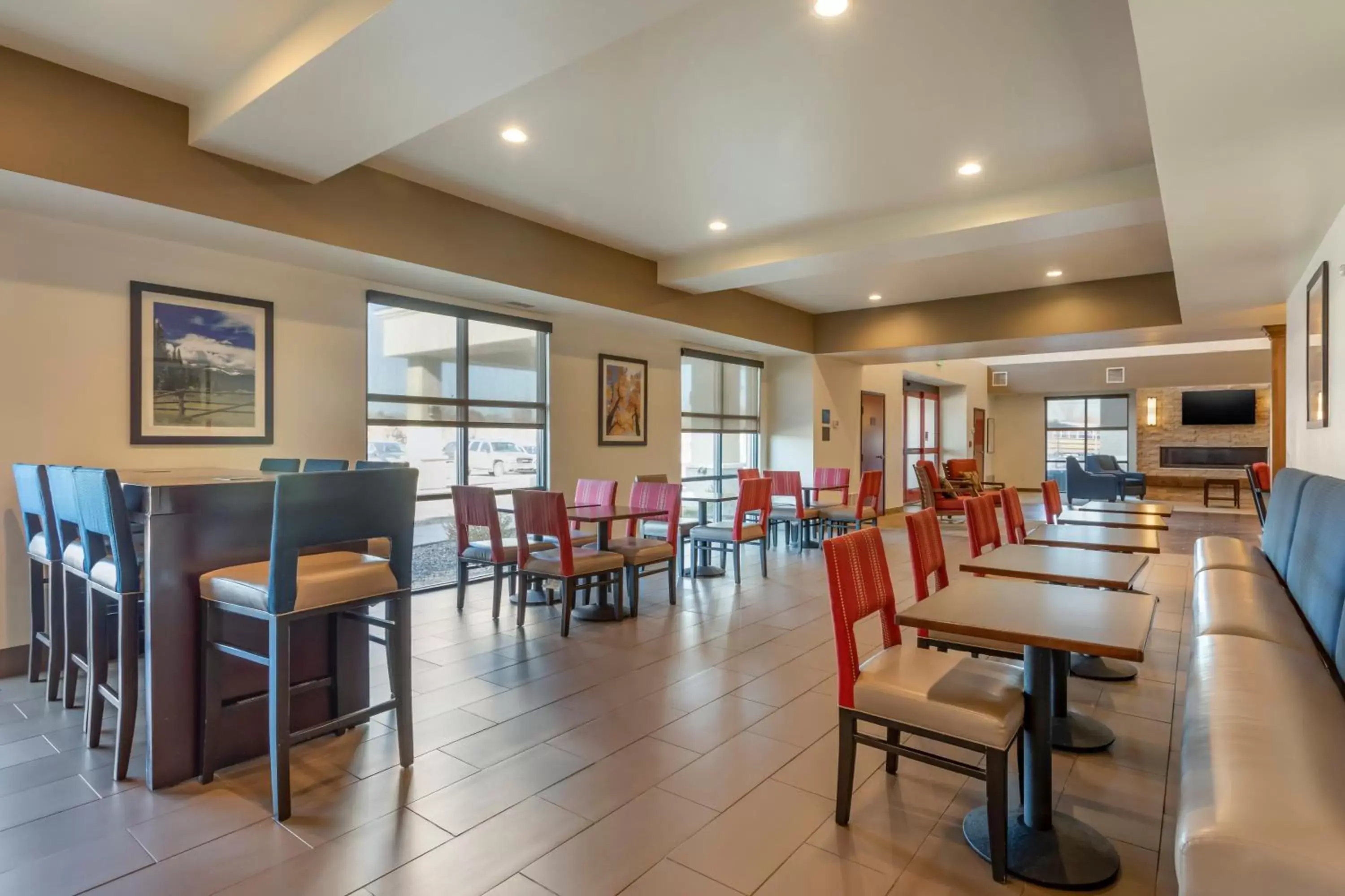 Restaurant/Places to Eat in MainStay Suites Near Denver Downtown