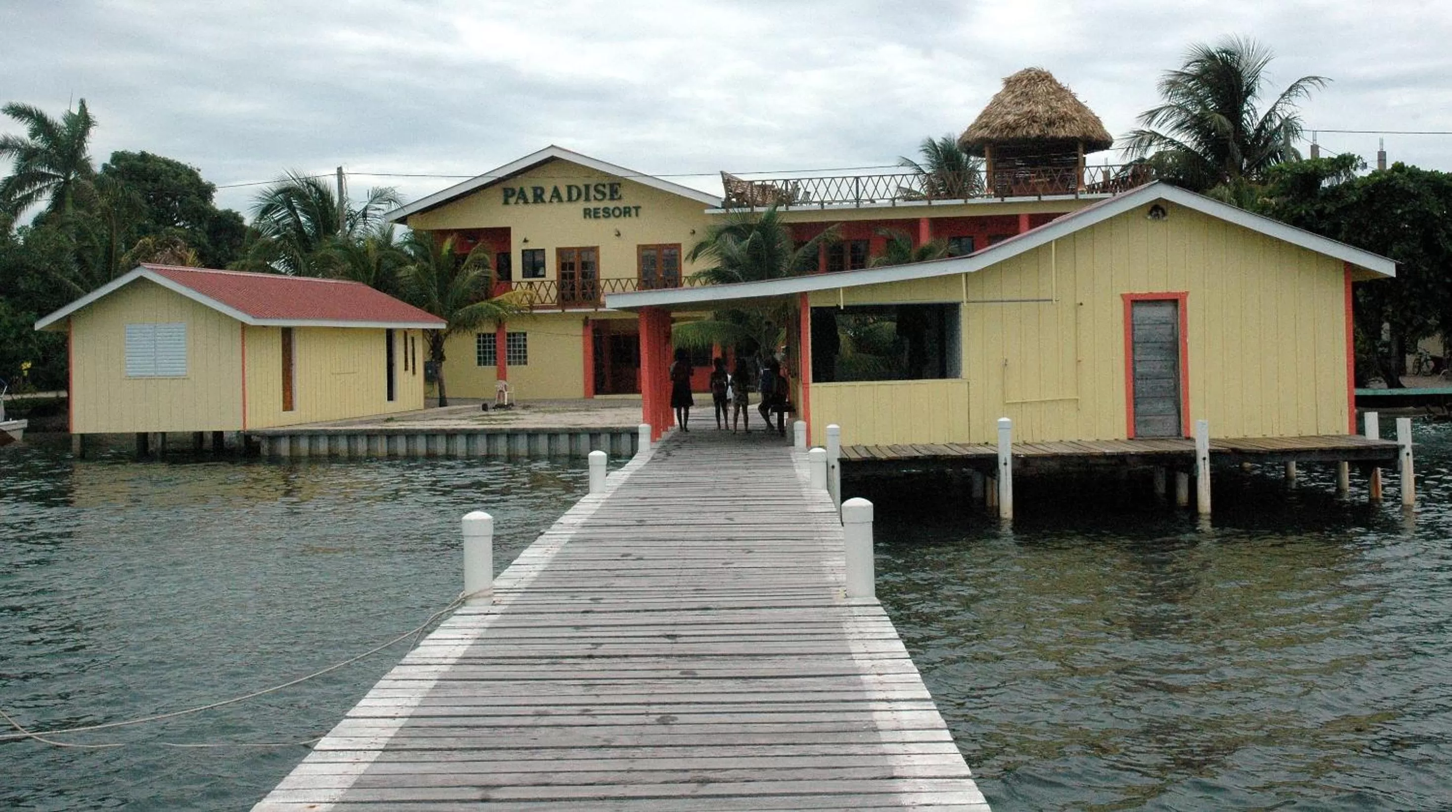 Facade/entrance in Alan's Paradise Hotel