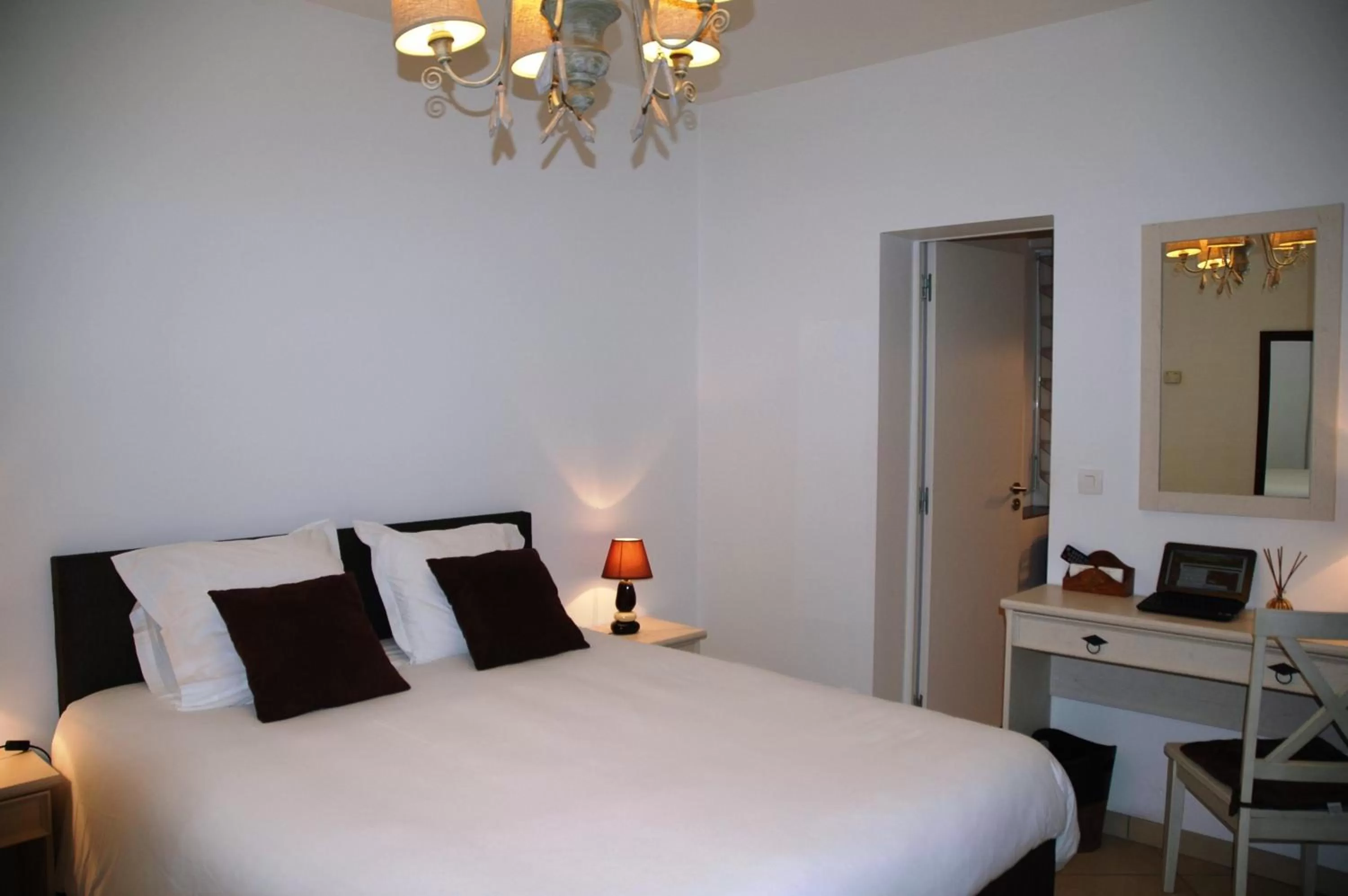 Photo of the whole room, Bed in Chambre d'Hôtes des Ducs