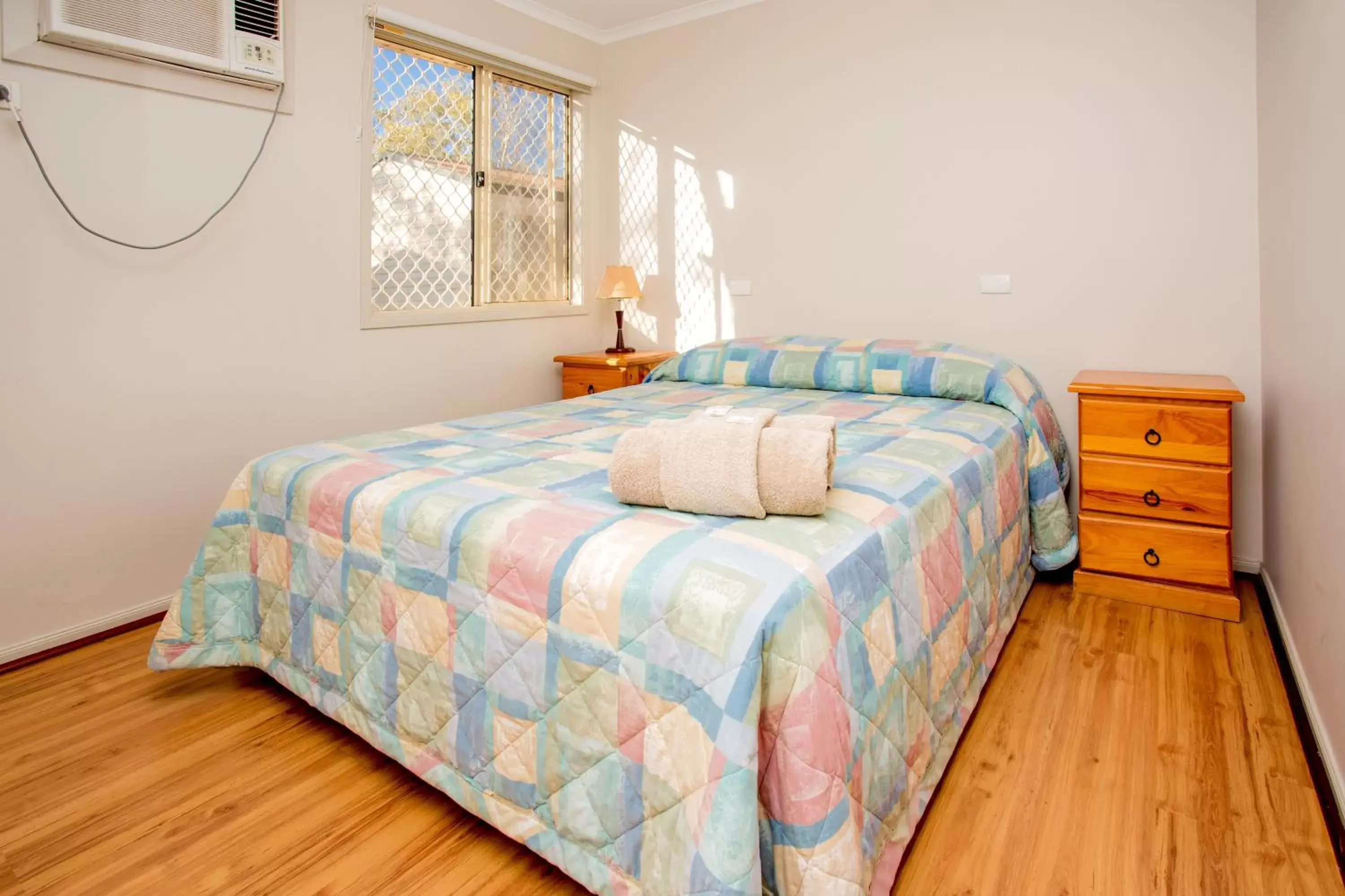 Bedroom, Bed in Discovery Parks - Pilbara, Karratha