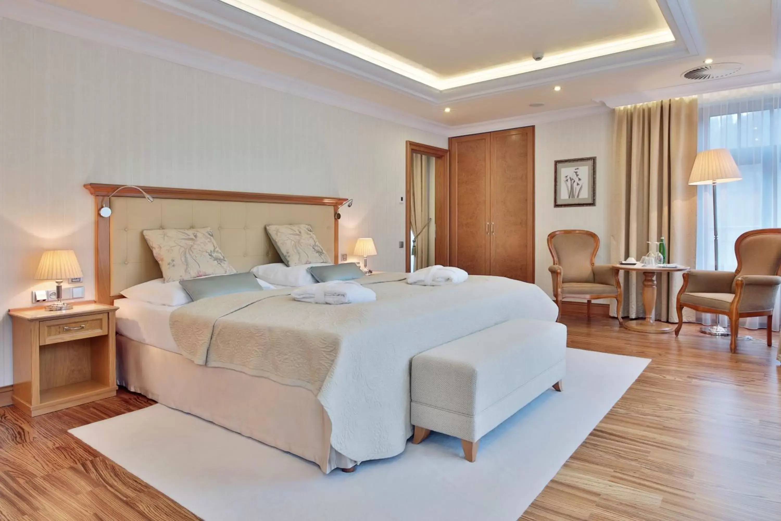 Bedroom, Bed in Retro Riverside Wellness Resort Bedroom, Bed in Retro Riverside Wellness Resort