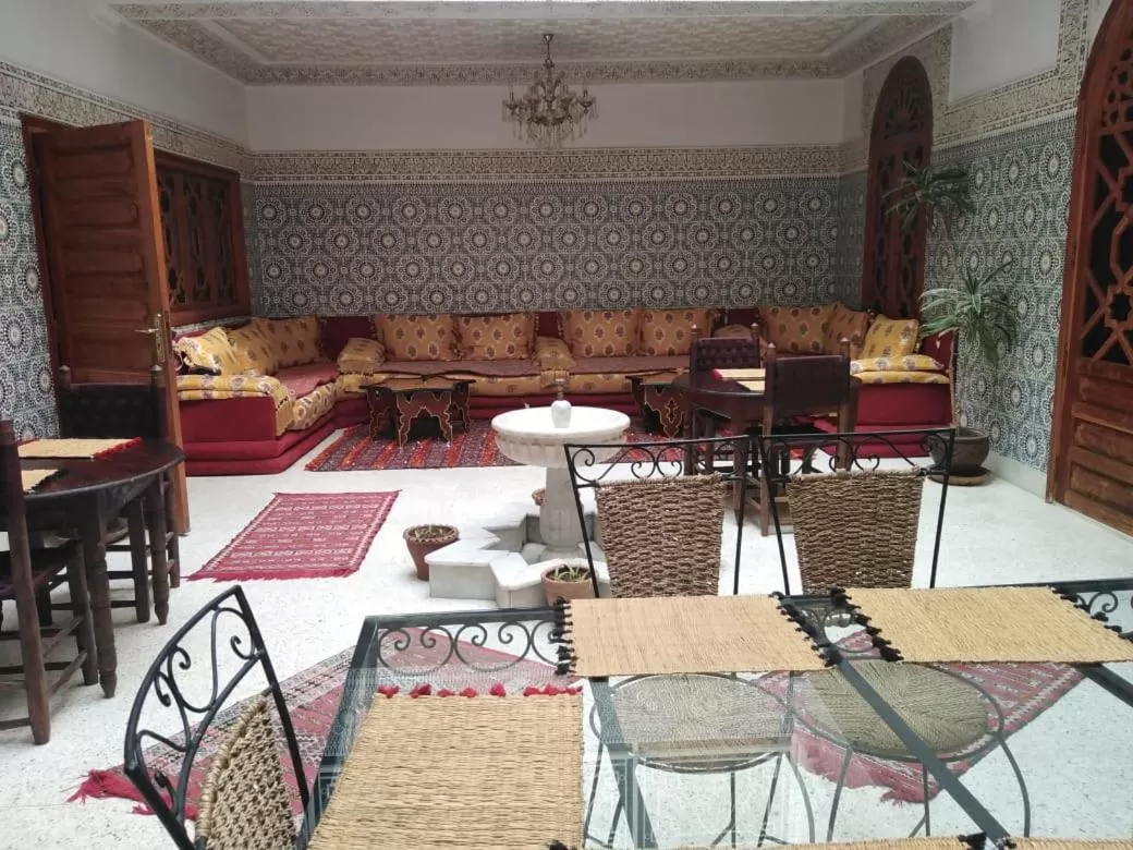 Restaurant/Places to Eat in Riad Oum Ellkhir