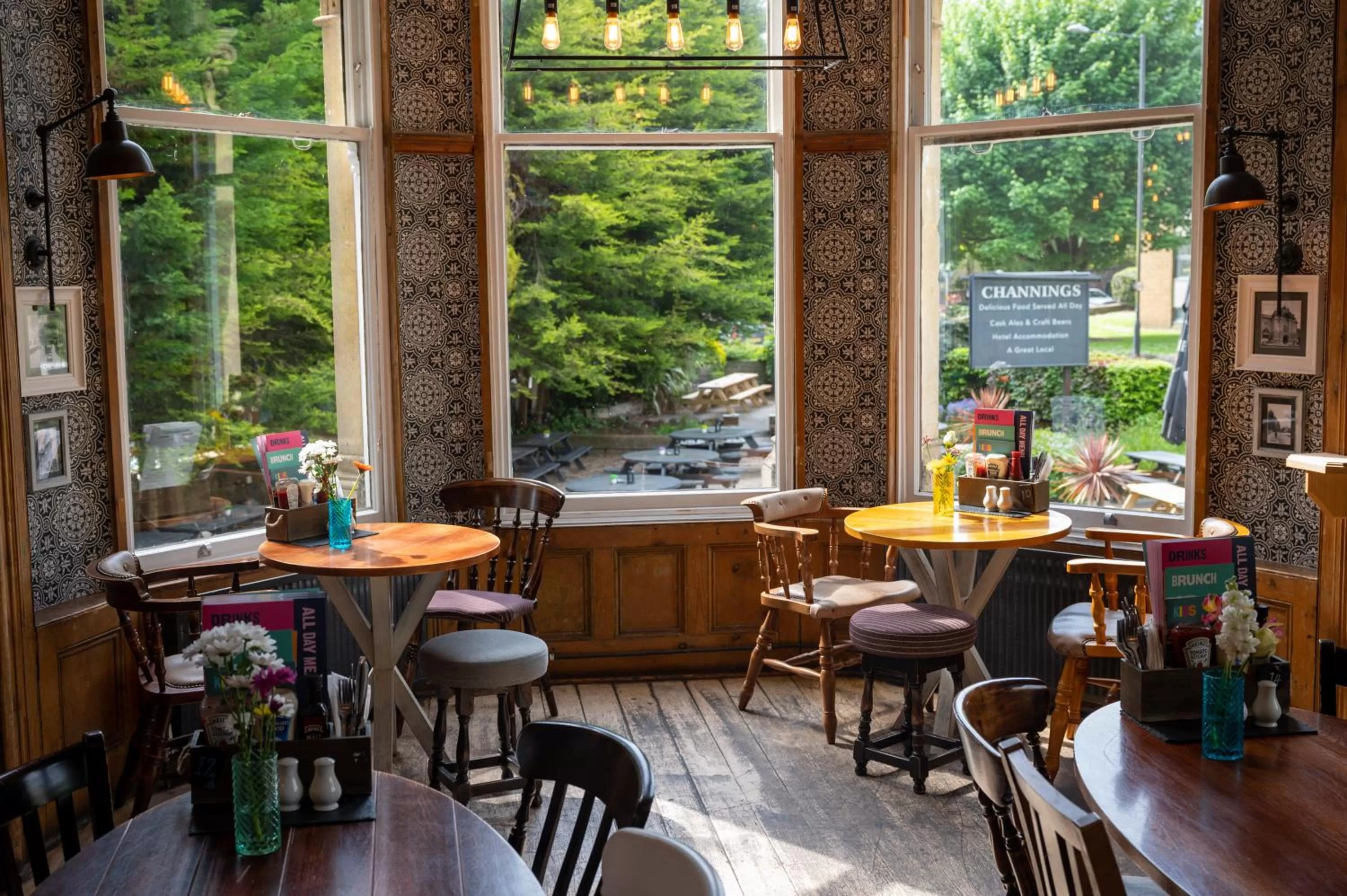 Restaurant/places to eat in Channings Hotel by Greene King Inns