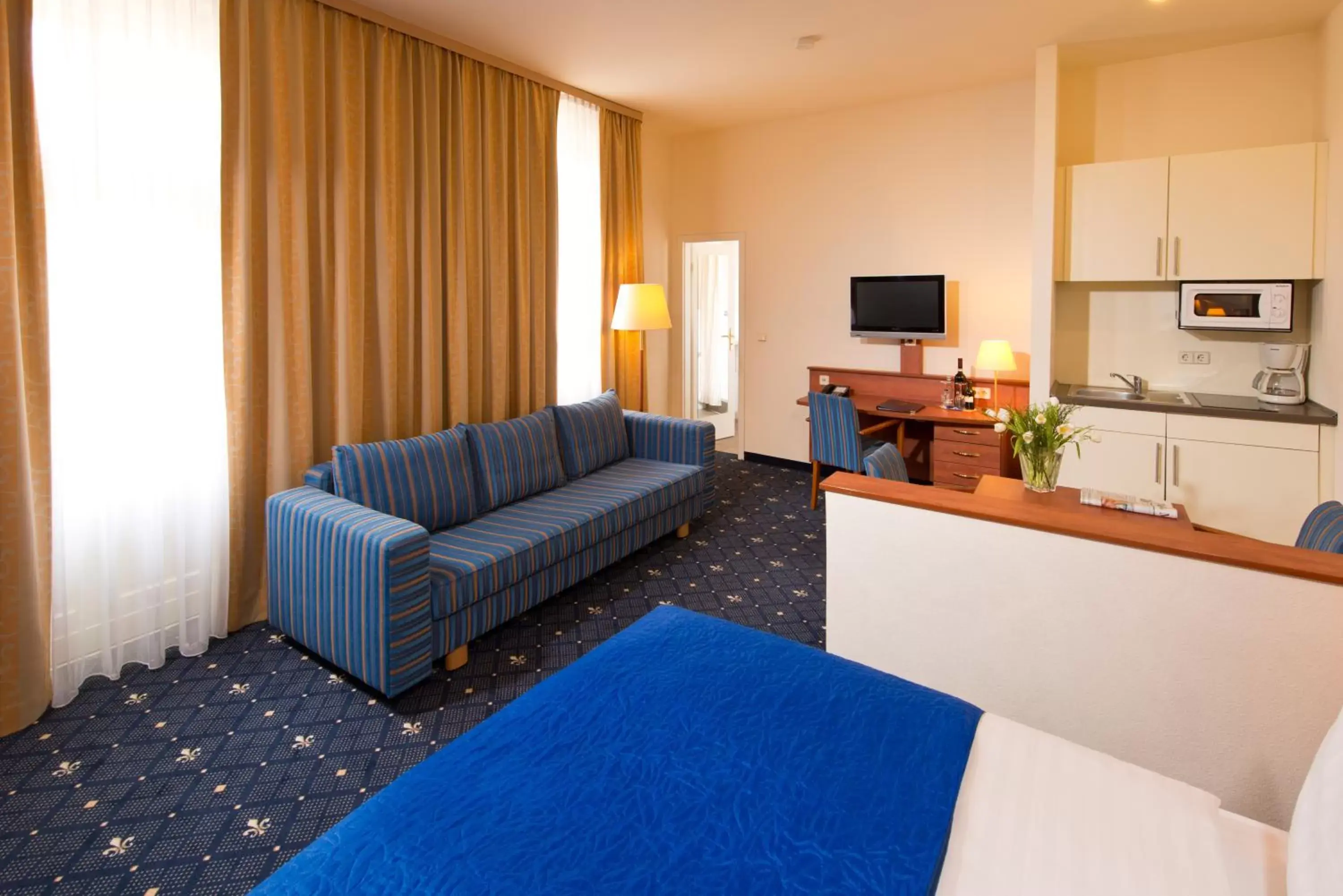 Photo of the whole room in Hotel & Apartments Zarenhof Berlin Prenzlauer Berg Photo of the whole room in Hotel & Apartments Zarenhof Berlin Prenzlauer Berg