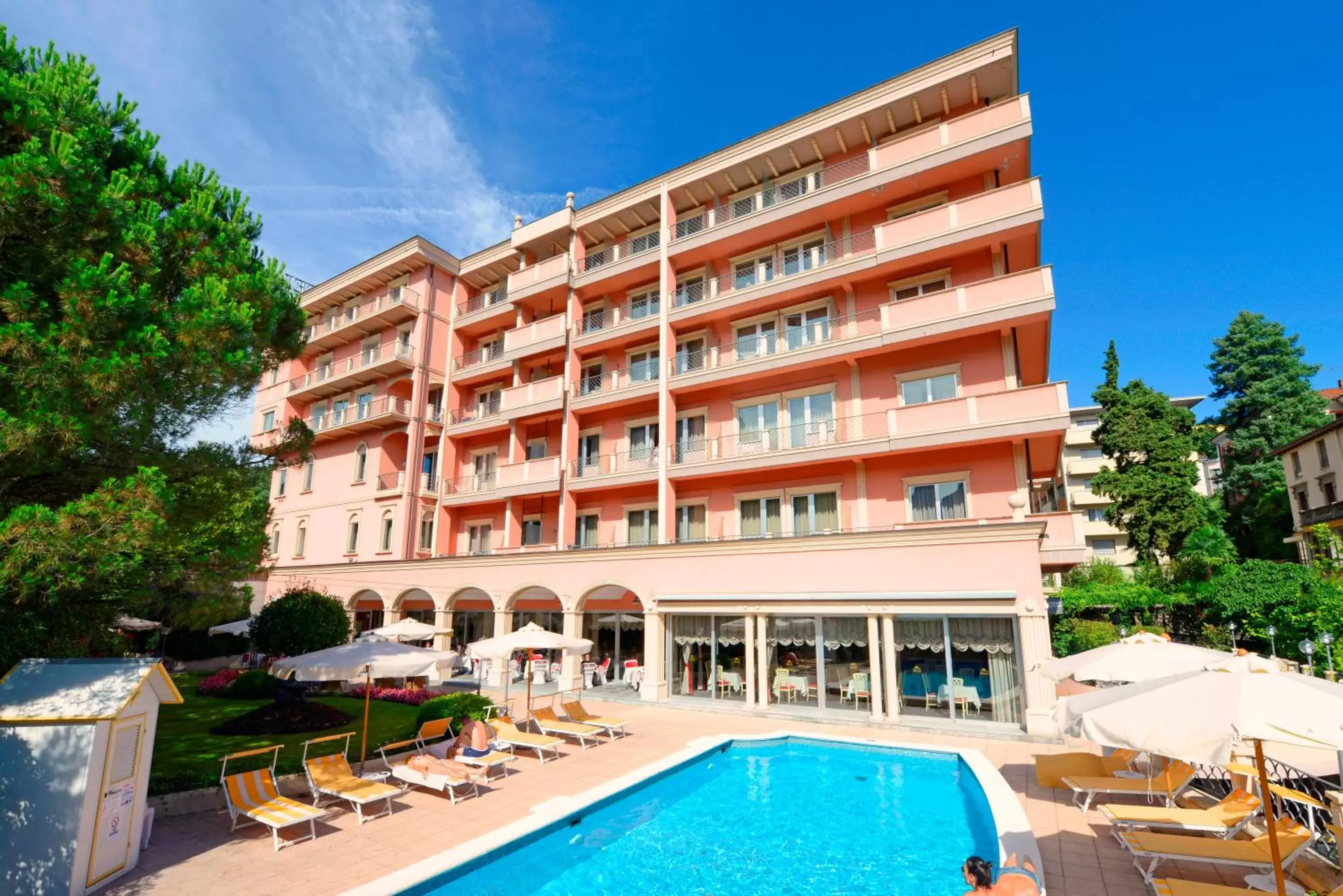 Property building in Hotel De La Paix Property building in Hotel De La Paix