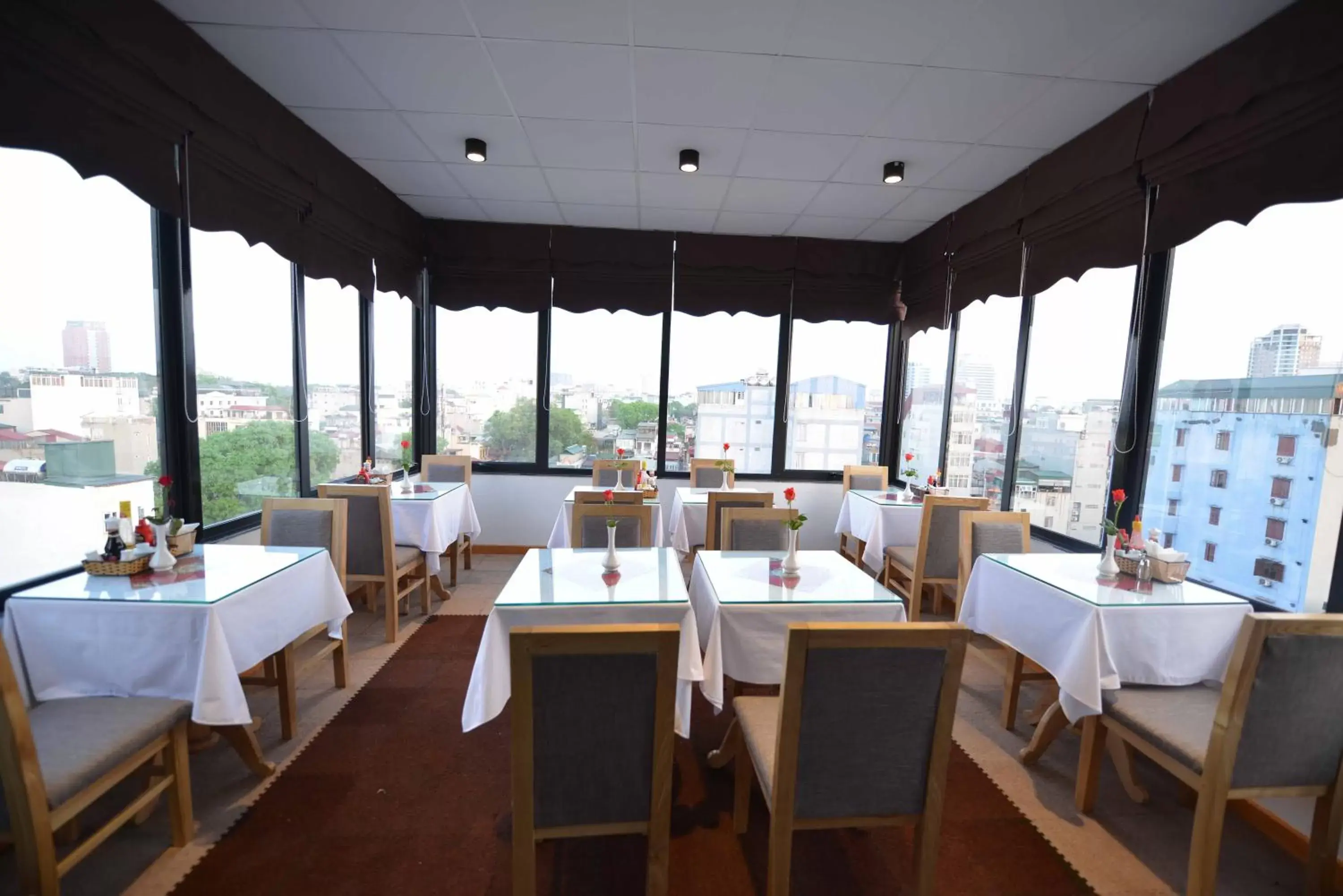 Restaurant/Places to Eat in Blue Hanoi Inn Hotel