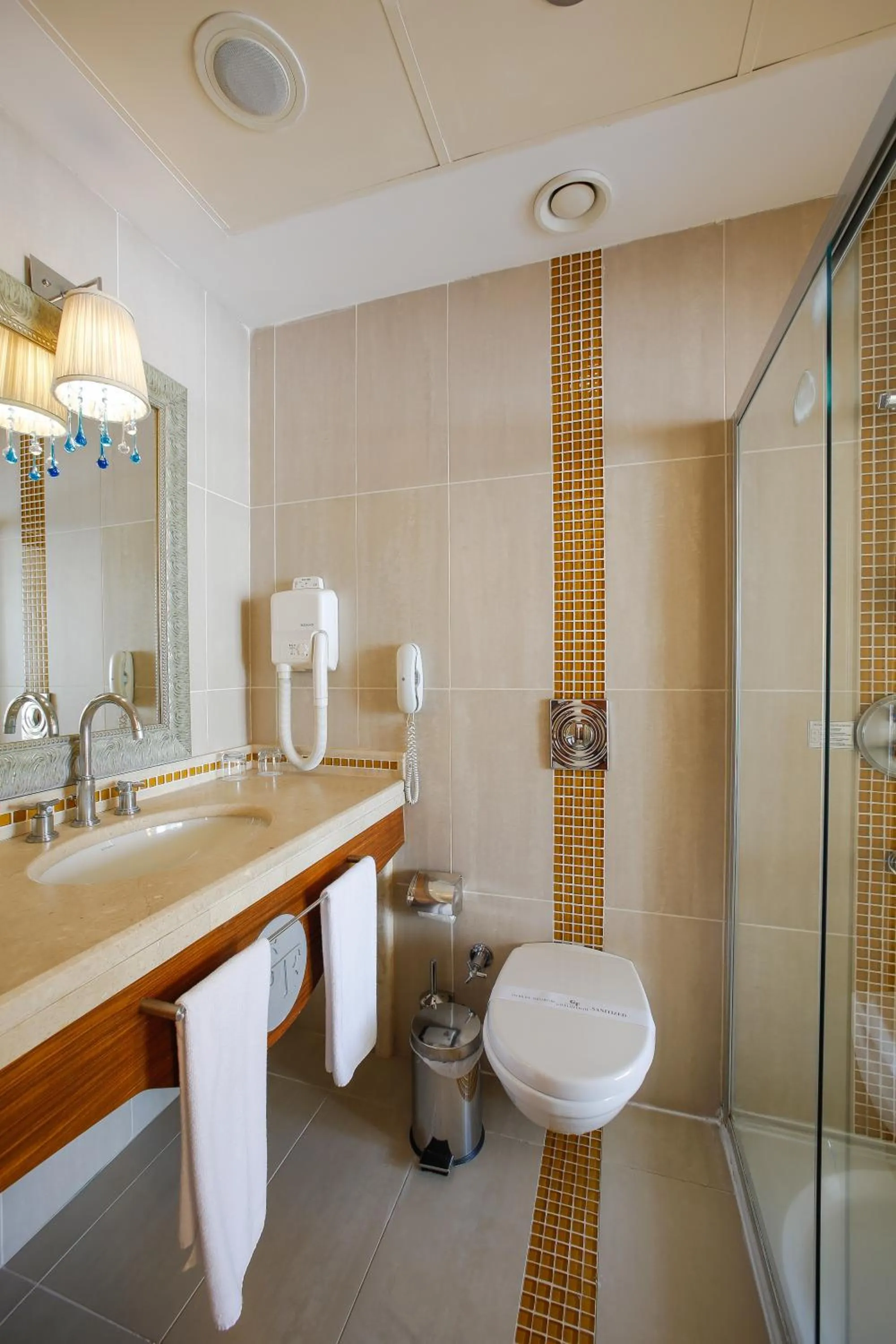 Bathroom in Gonluferah Thermal Hotel