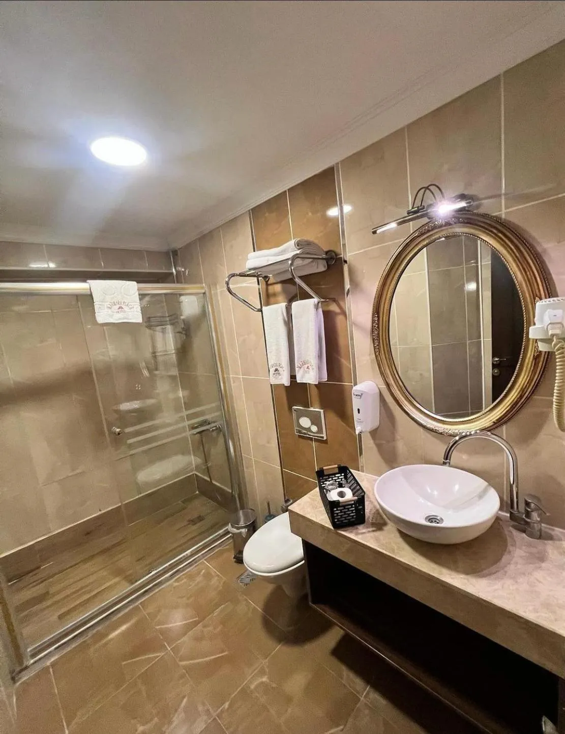 Shower in Marmara Place Old City Hotel