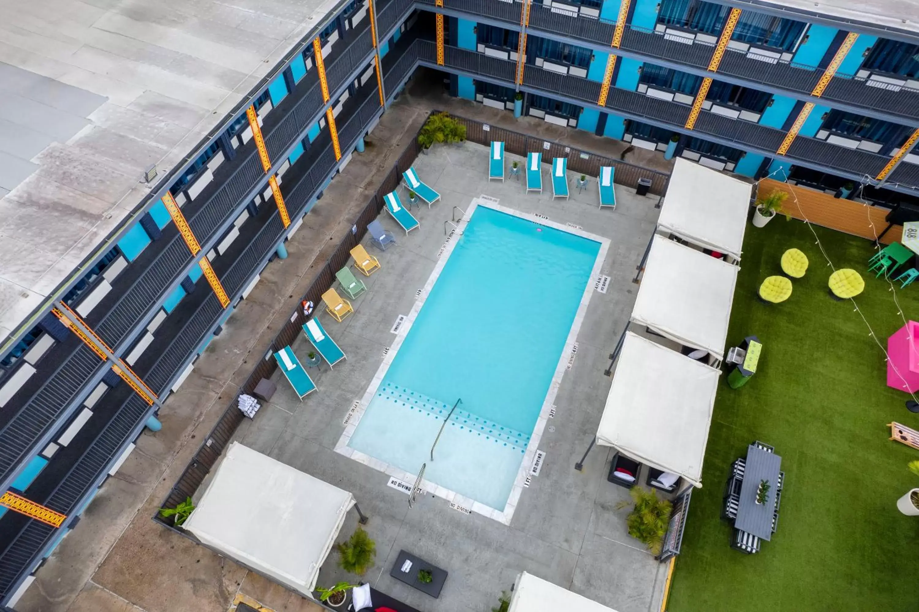 Swimming pool, Pool View in Heights House Hotel, Ascend Hotel Collection