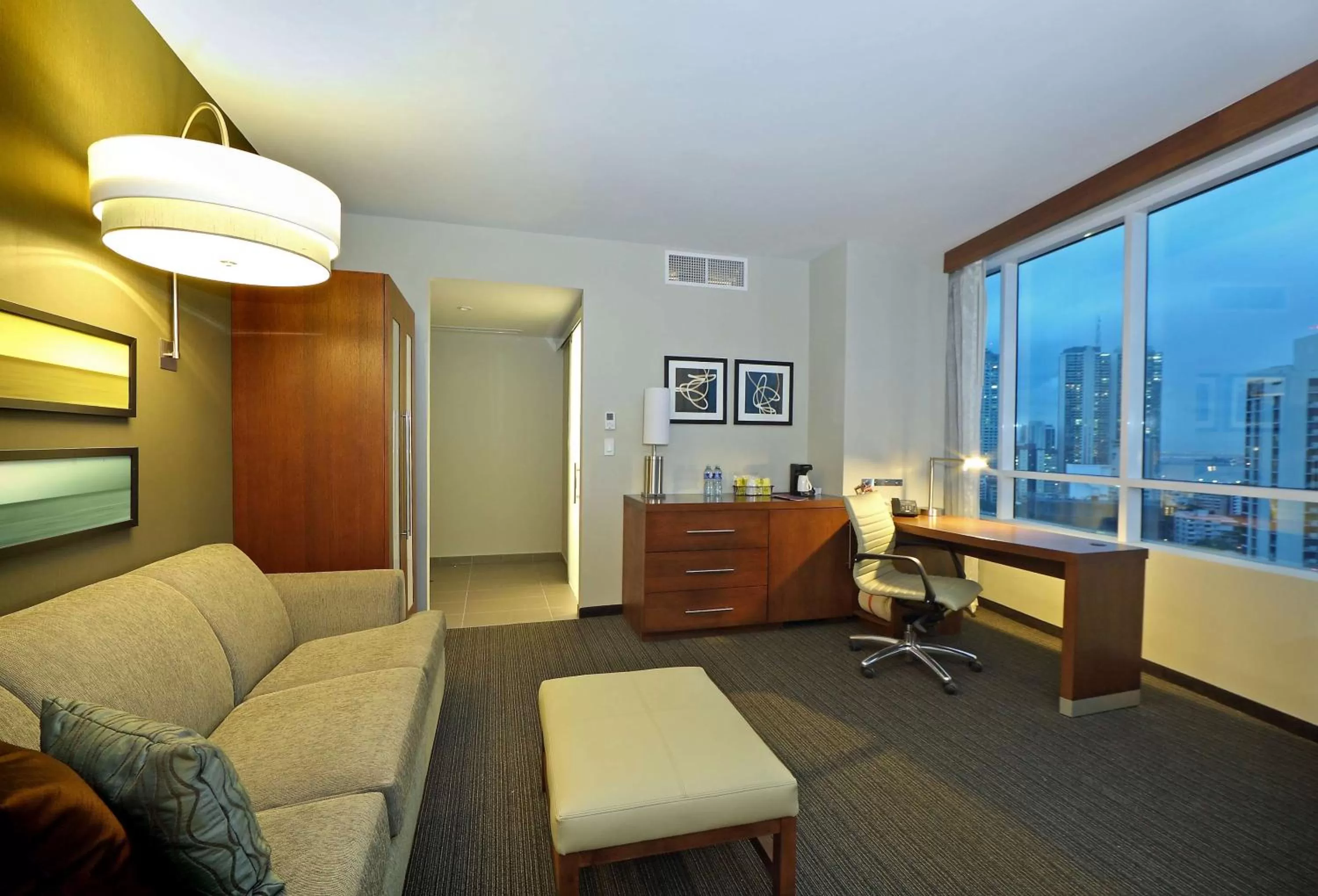 Photo of the whole room in MARINN PLACE Financial District