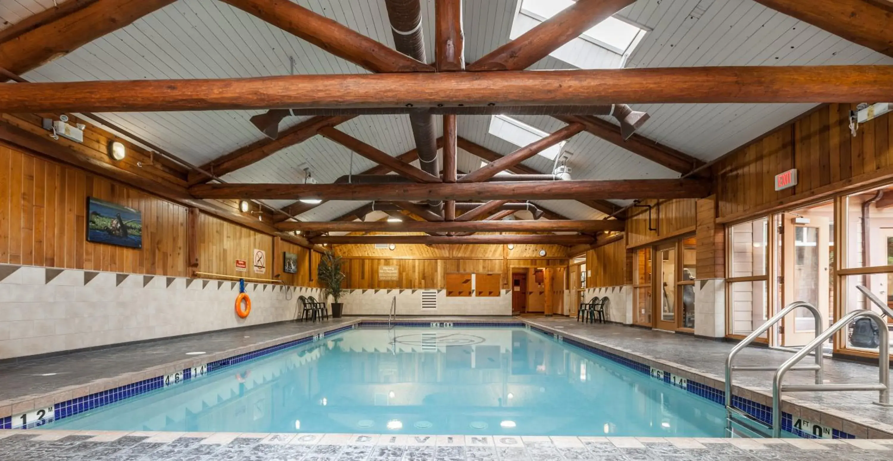 Swimming Pool in Tigh-Na-Mara Resort & Conference Centre