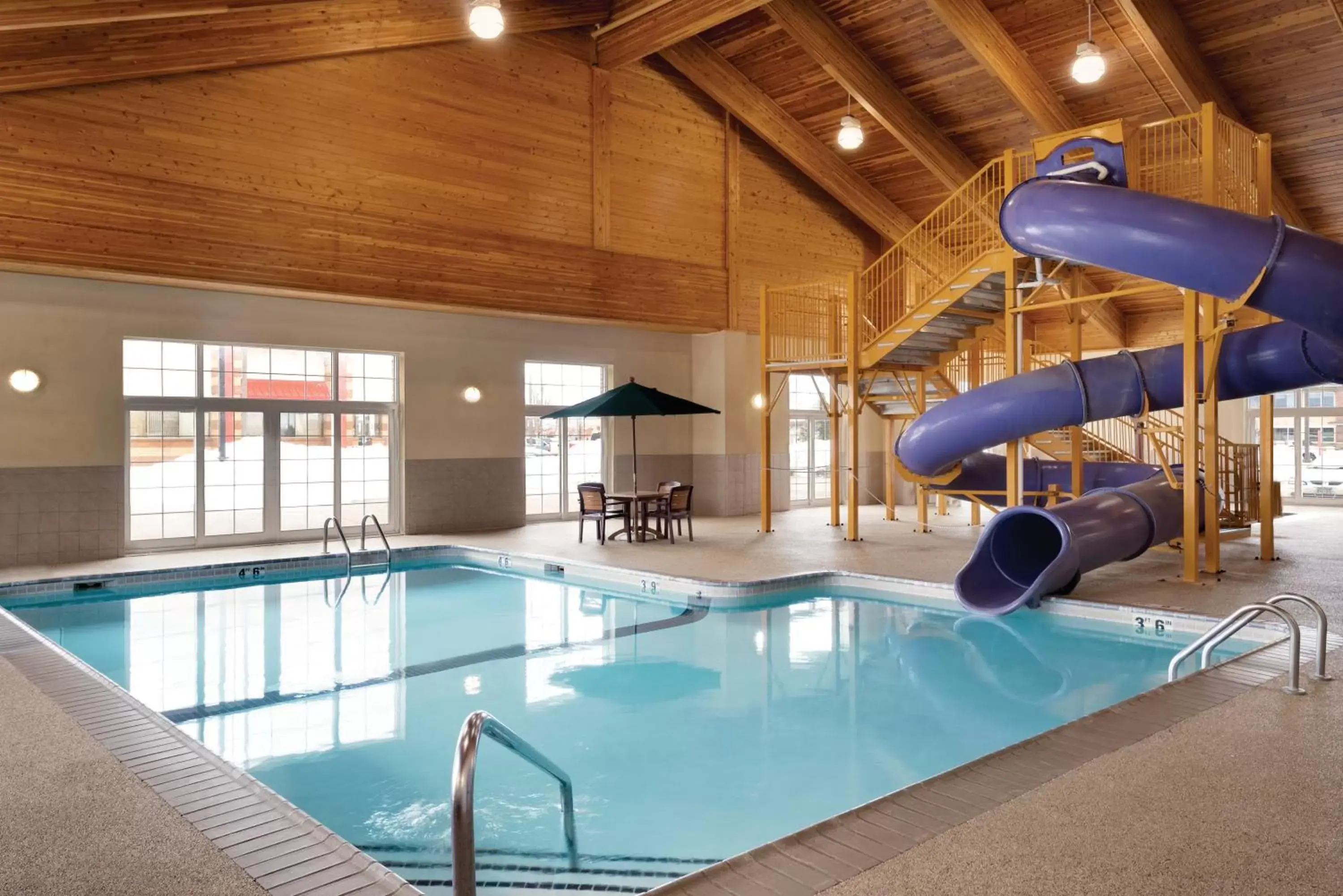 Swimming Pool in Country Inn & Suites by Radisson, Shoreview, MN