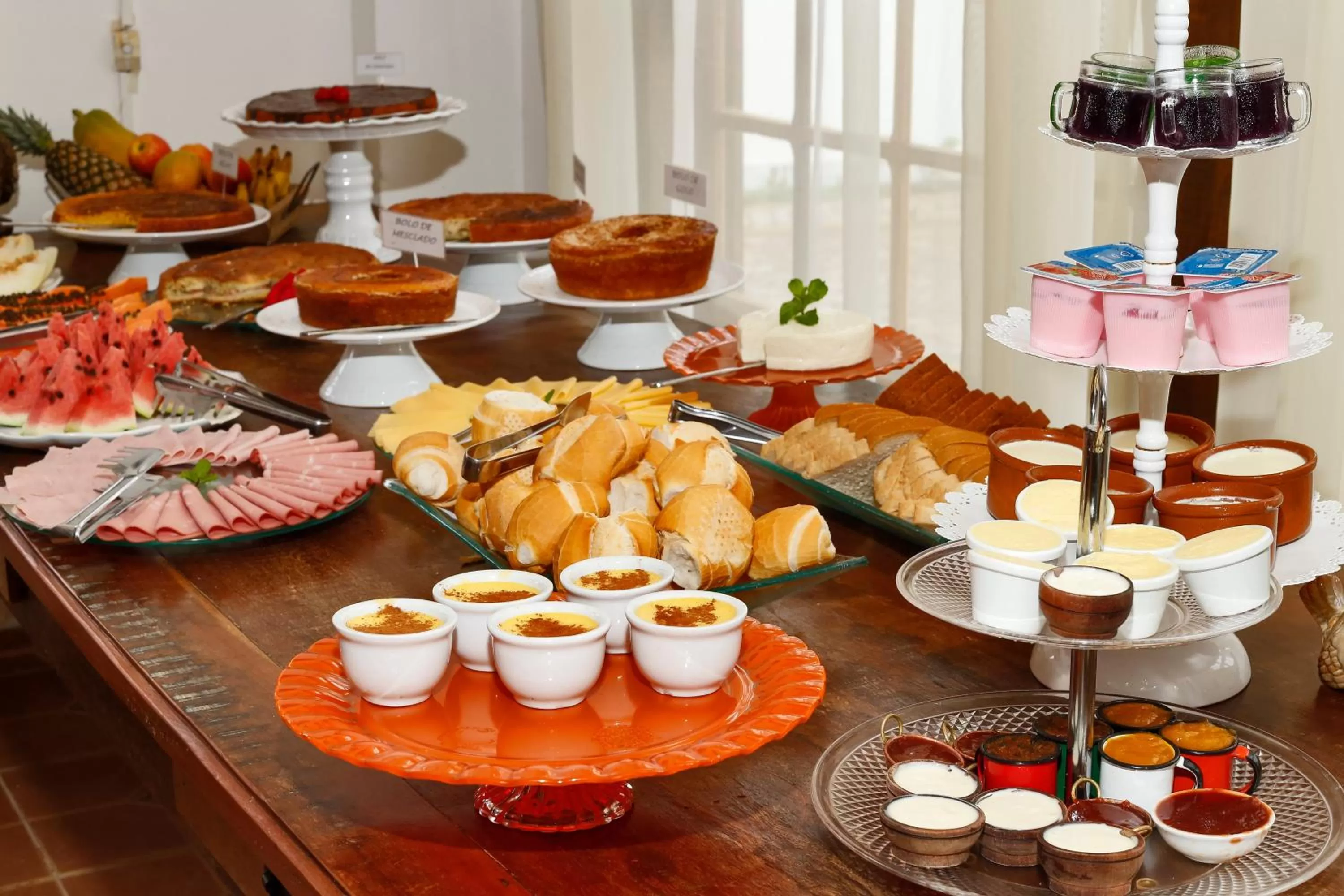 Buffet breakfast in Pousada Neuza Barbosa