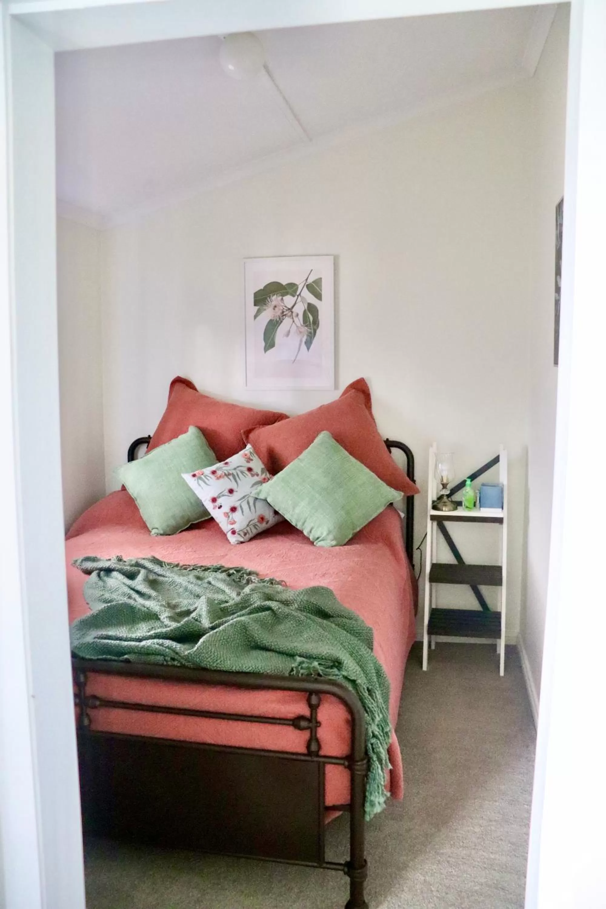 Bed in Clover Cottage Uralla