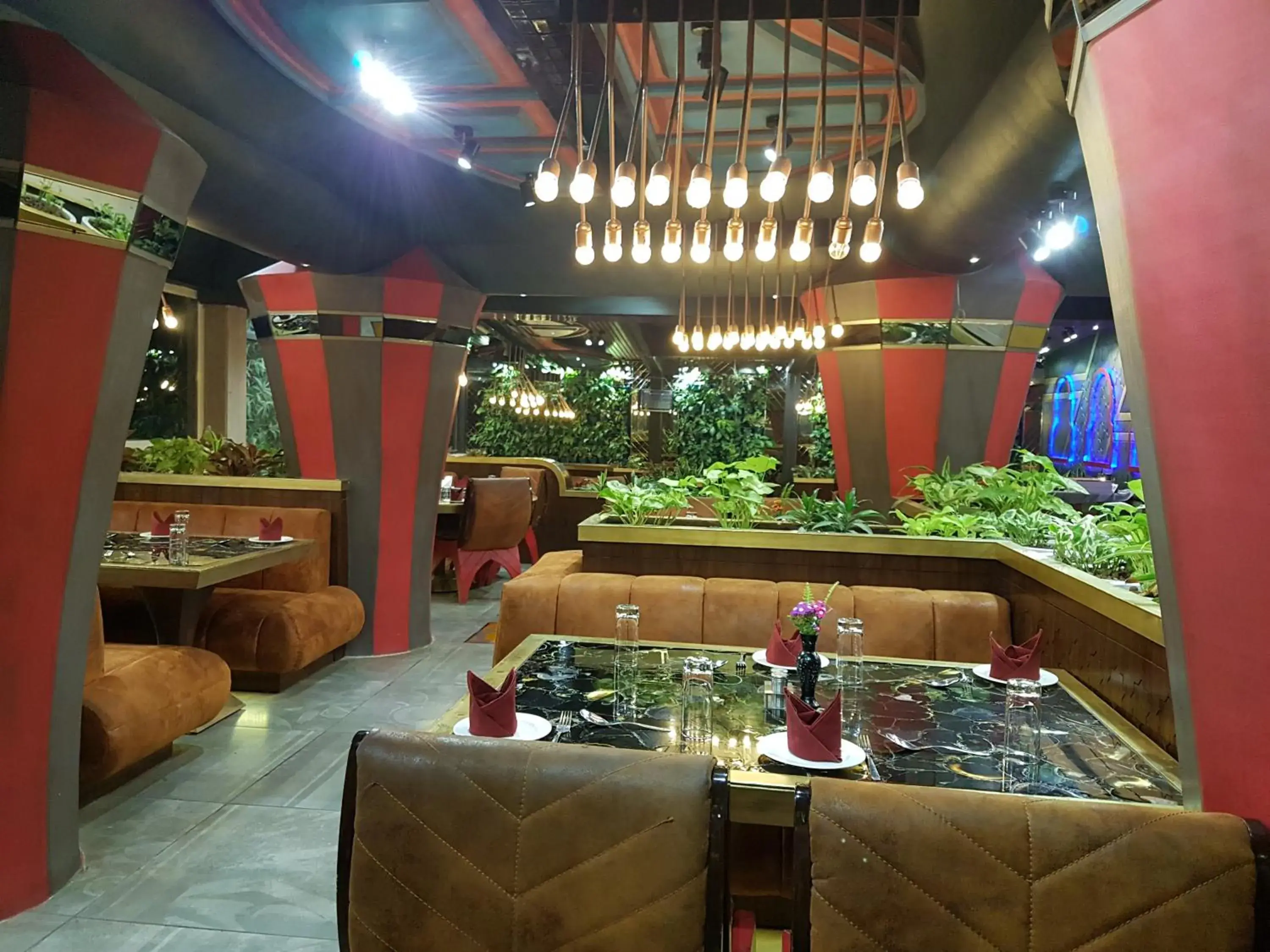 Restaurant/places to eat in Chacha Inn - The Garden Retreat