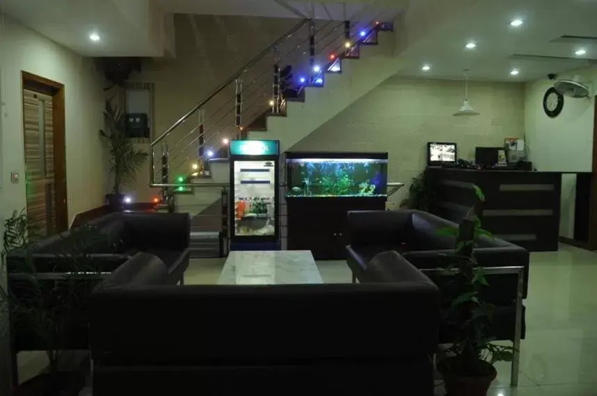 Lobby or reception, Lounge/Bar in Hotel Citi Heights