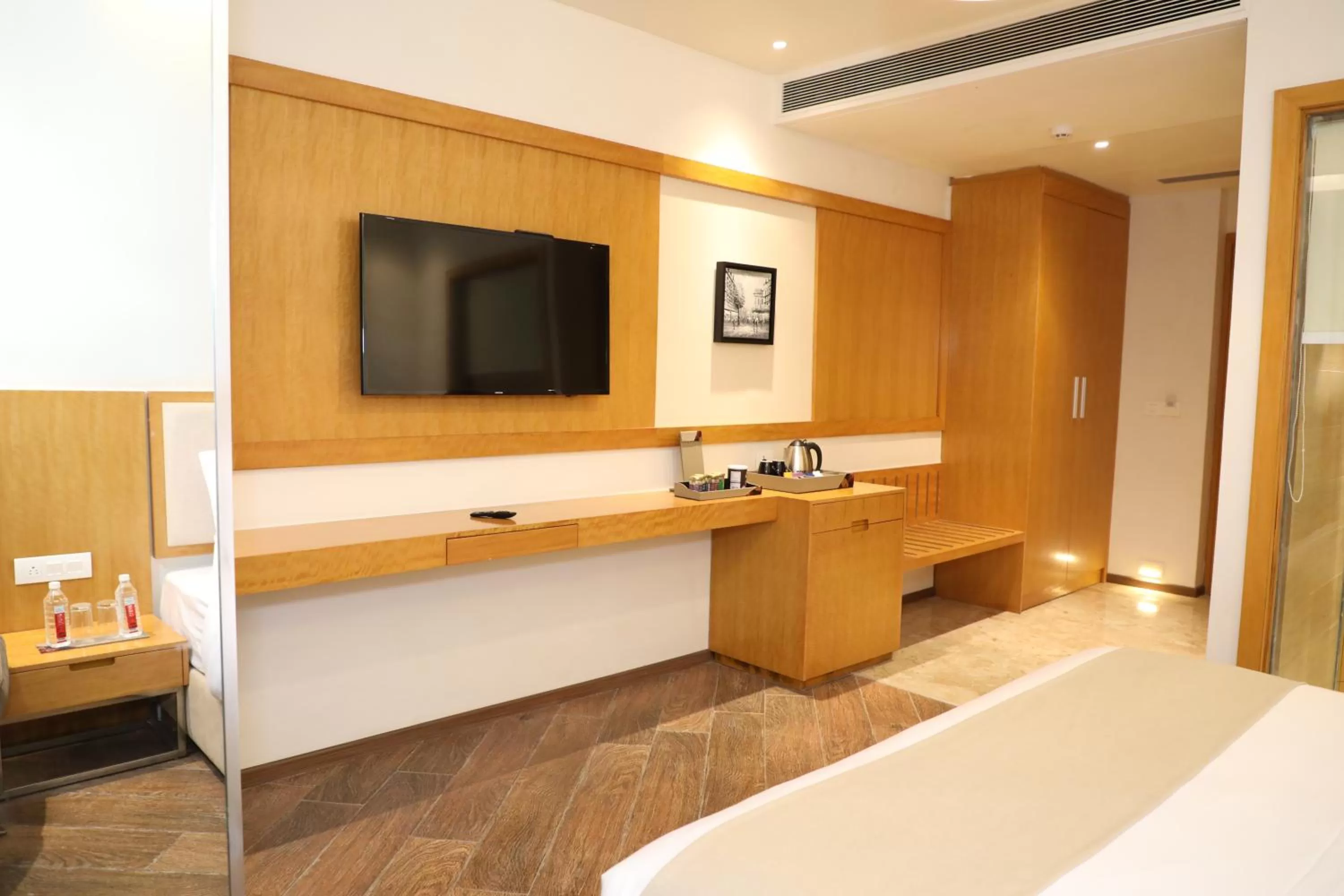 Bed in The Fern Residency, Morbi