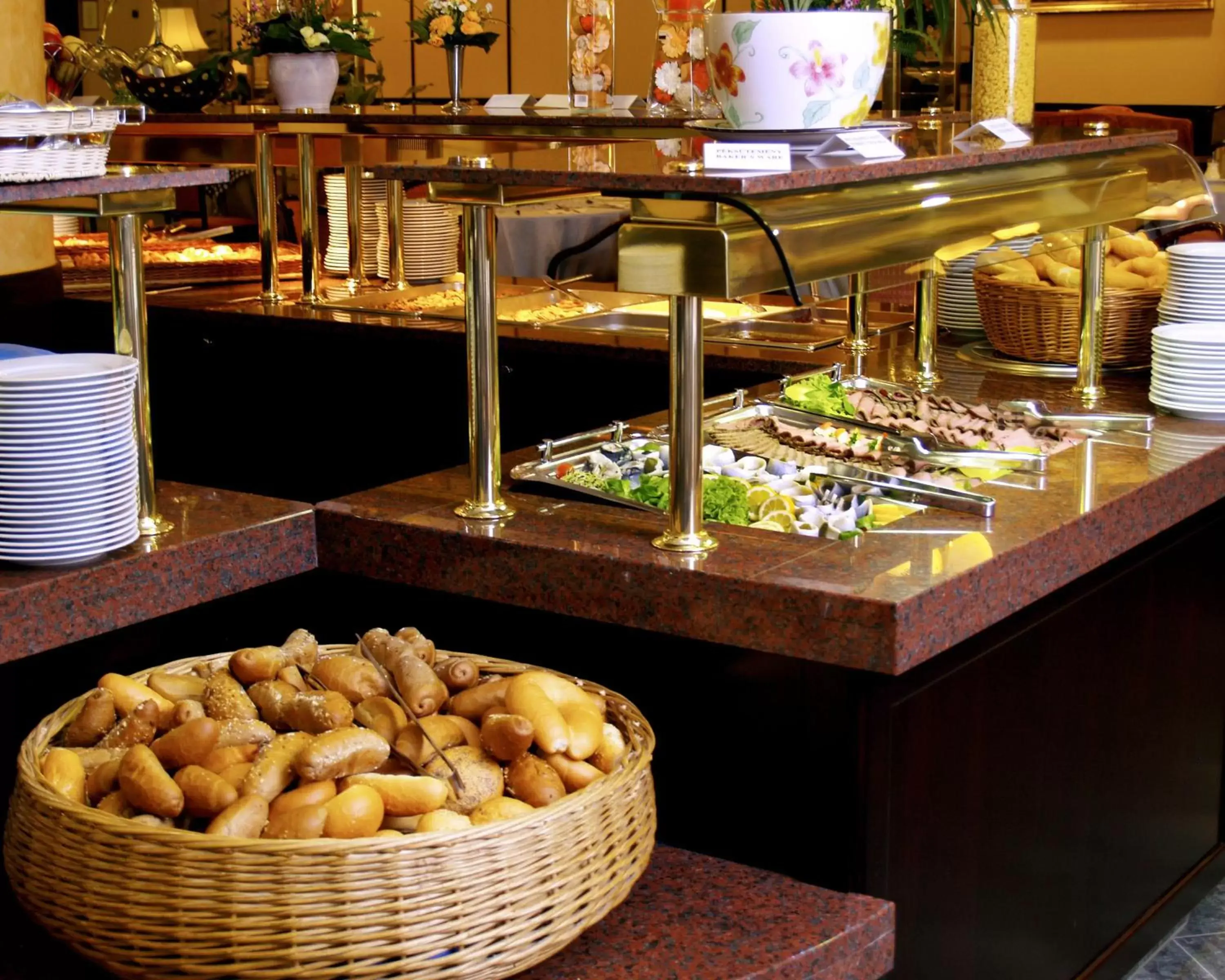 Restaurant/places to eat in Danubius Hotel Hungaria City Center Restaurant/places to eat in Danubius Hotel Hungaria City Center