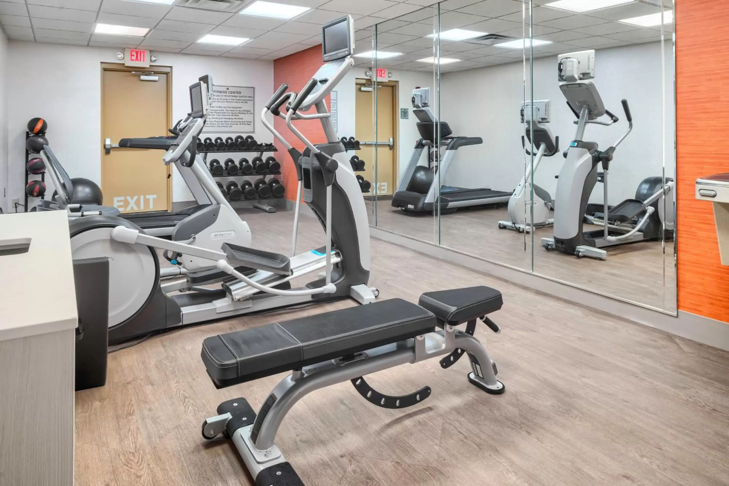 Fitness centre/facilities, Fitness Center/Facilities in Holiday Inn Express Hotel & Suites Macon-West, an IHG Hotel