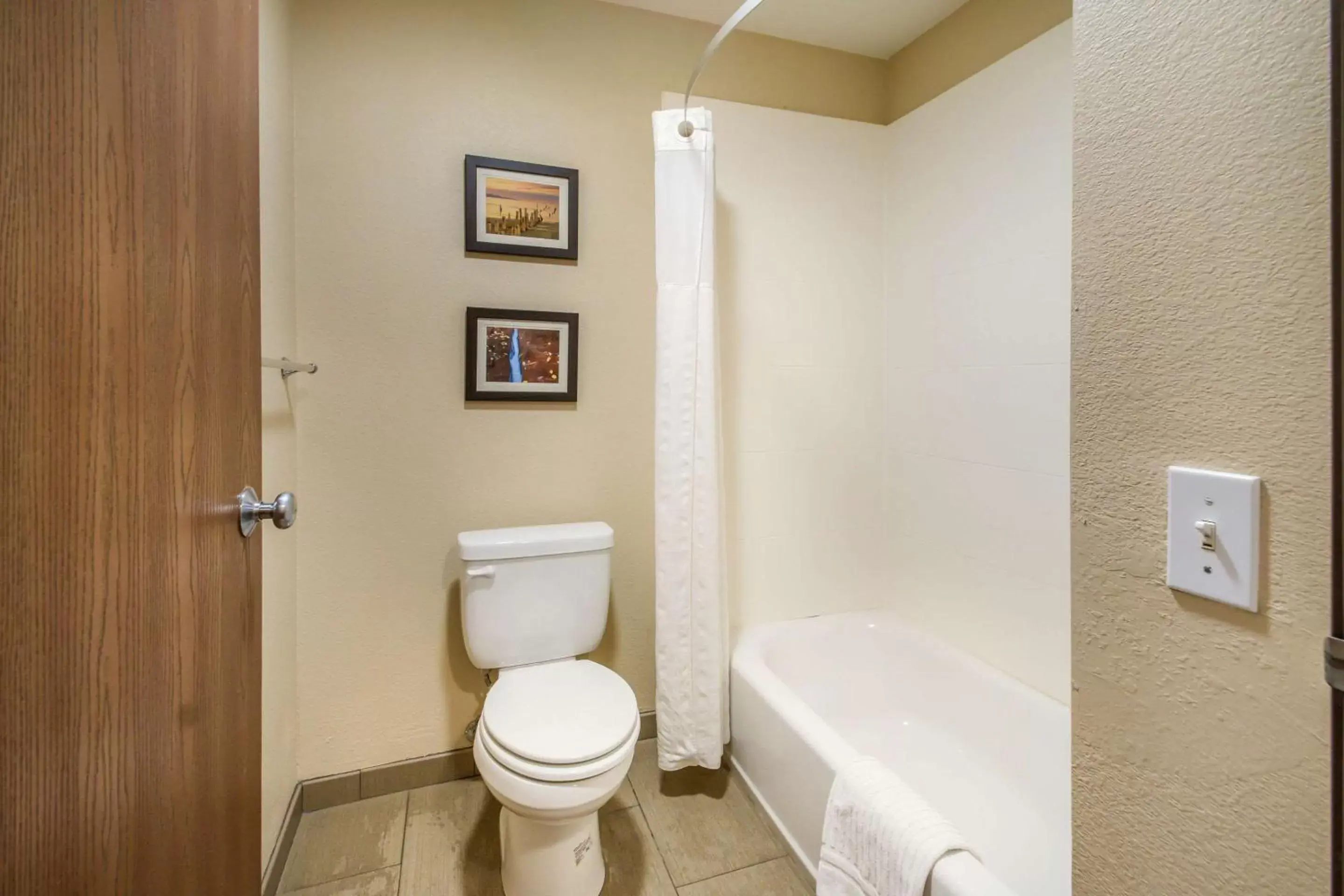 Bathroom in Comfort Inn Lehi - Thanksgiving Point Area
