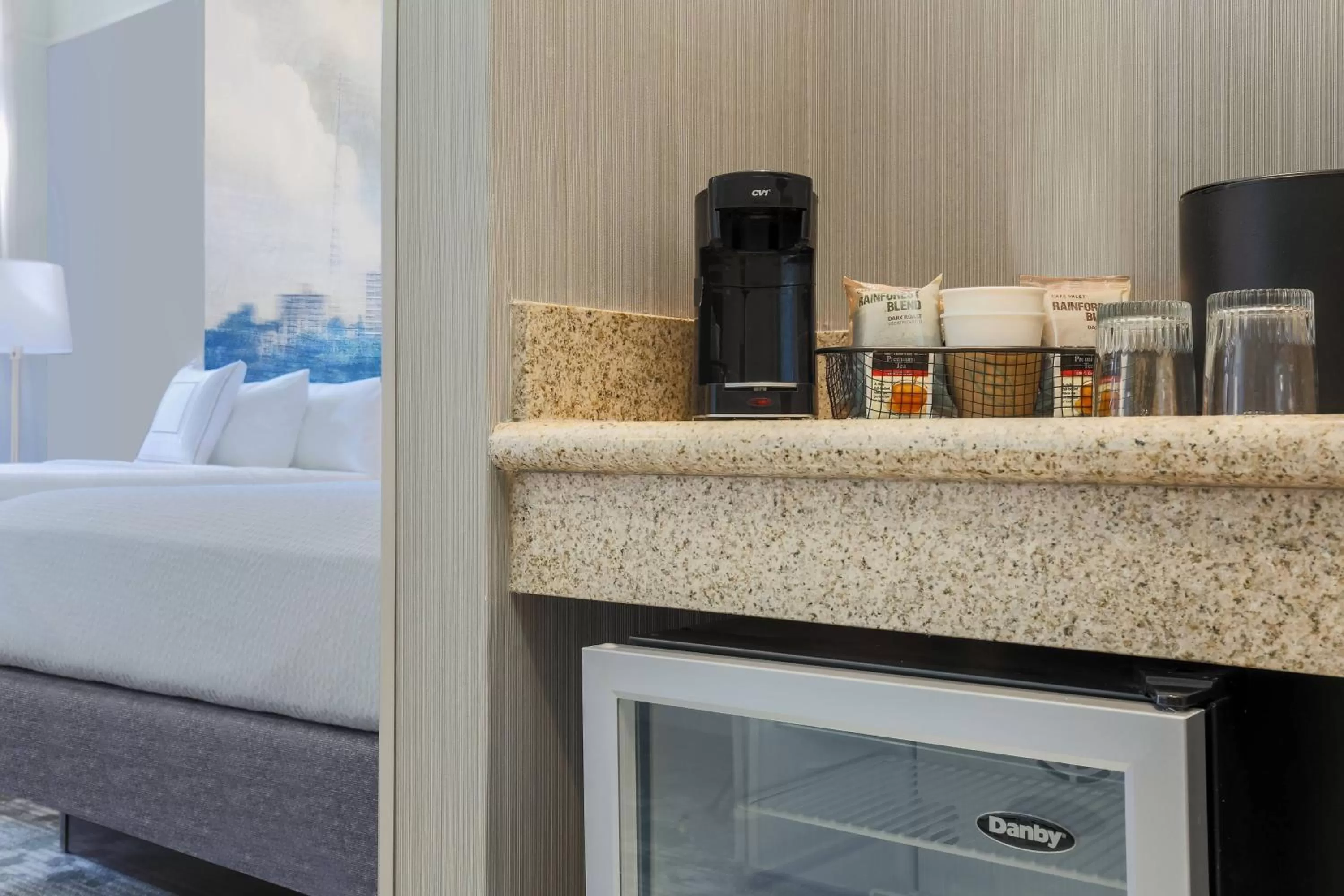 Photo of the whole room, Bed in Courtyard by Marriott Pittsburgh Downtown