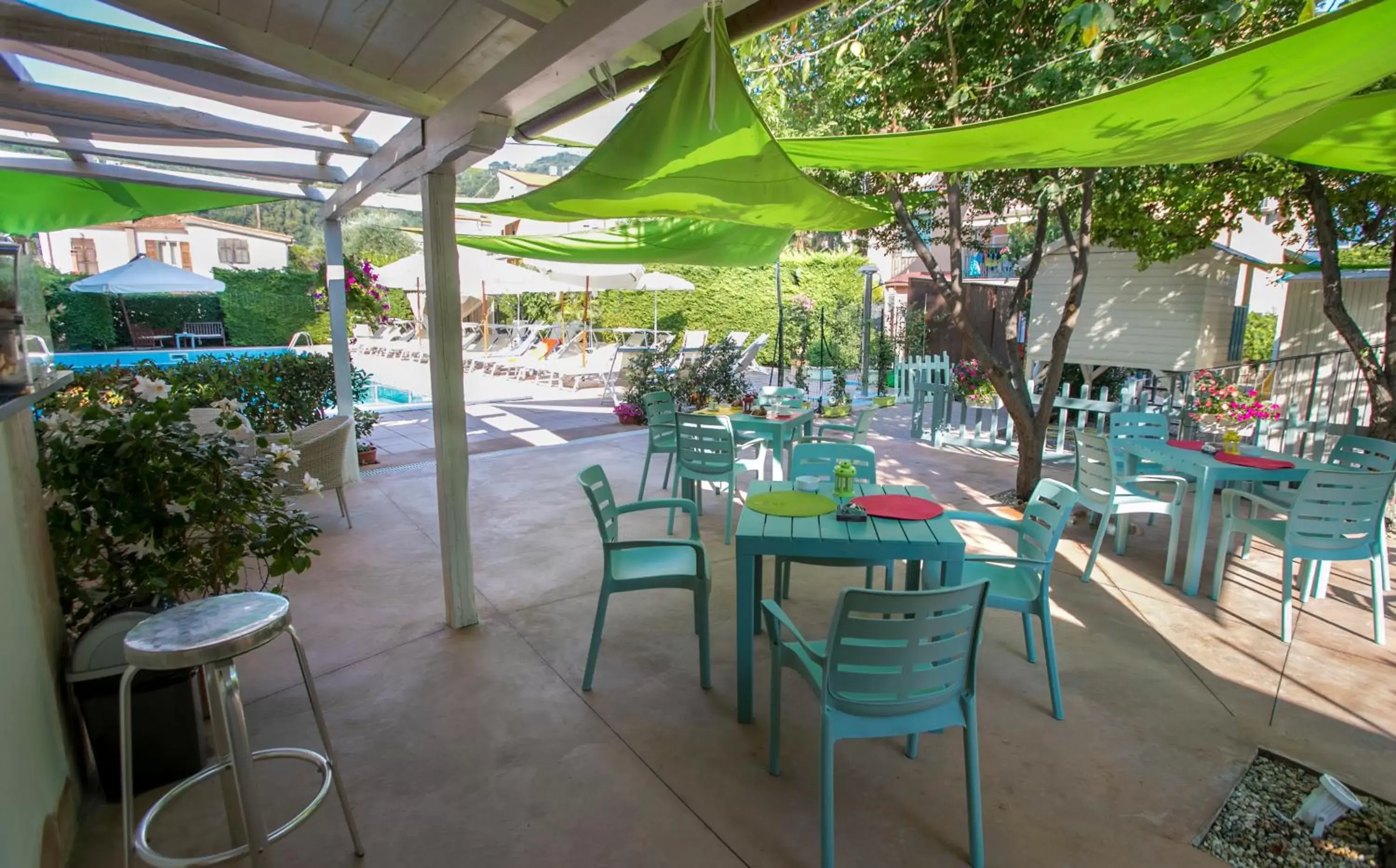 Patio, Restaurant/Places to Eat in Residence Holidays