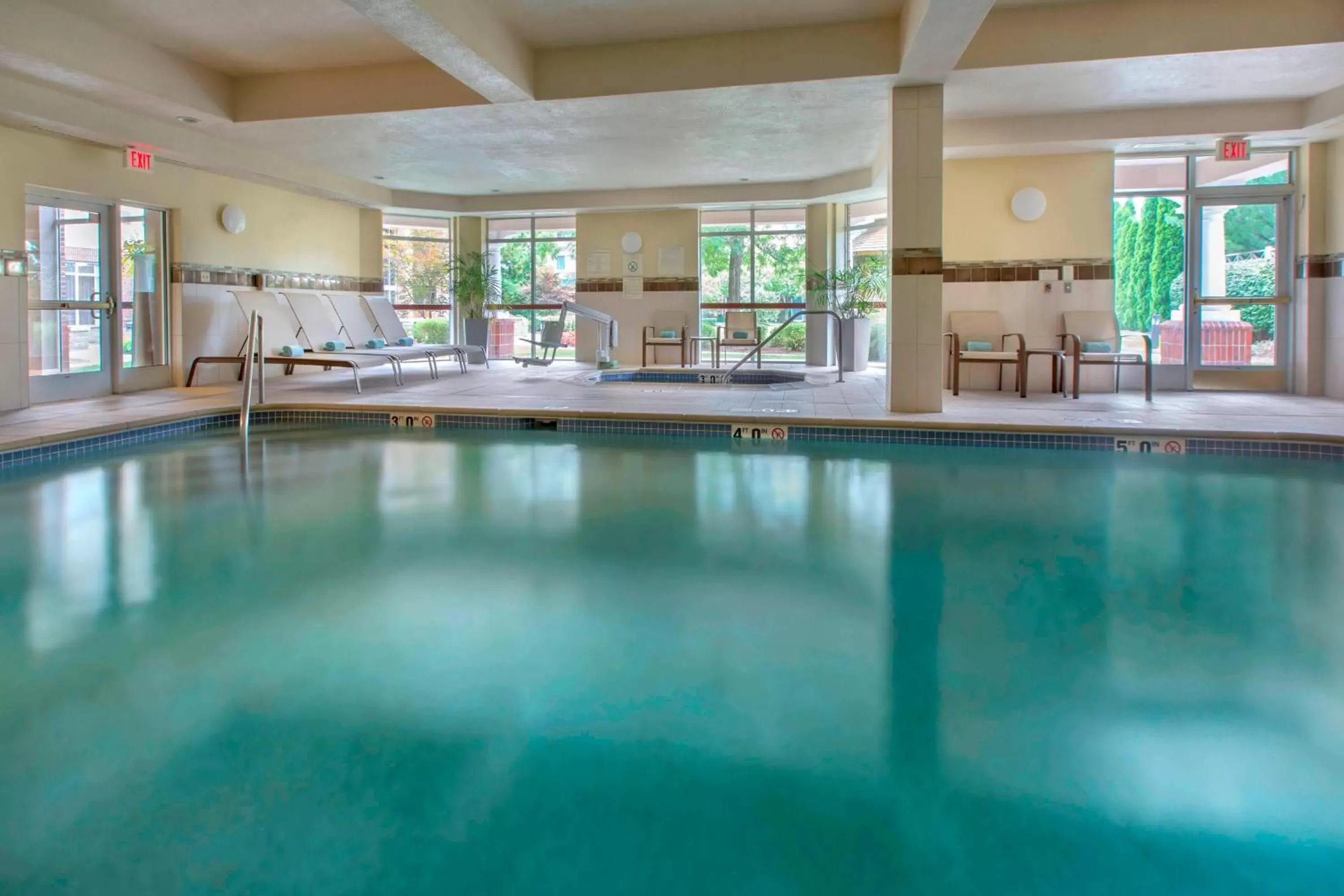 Swimming Pool in Courtyard by Marriott Basking Ridge