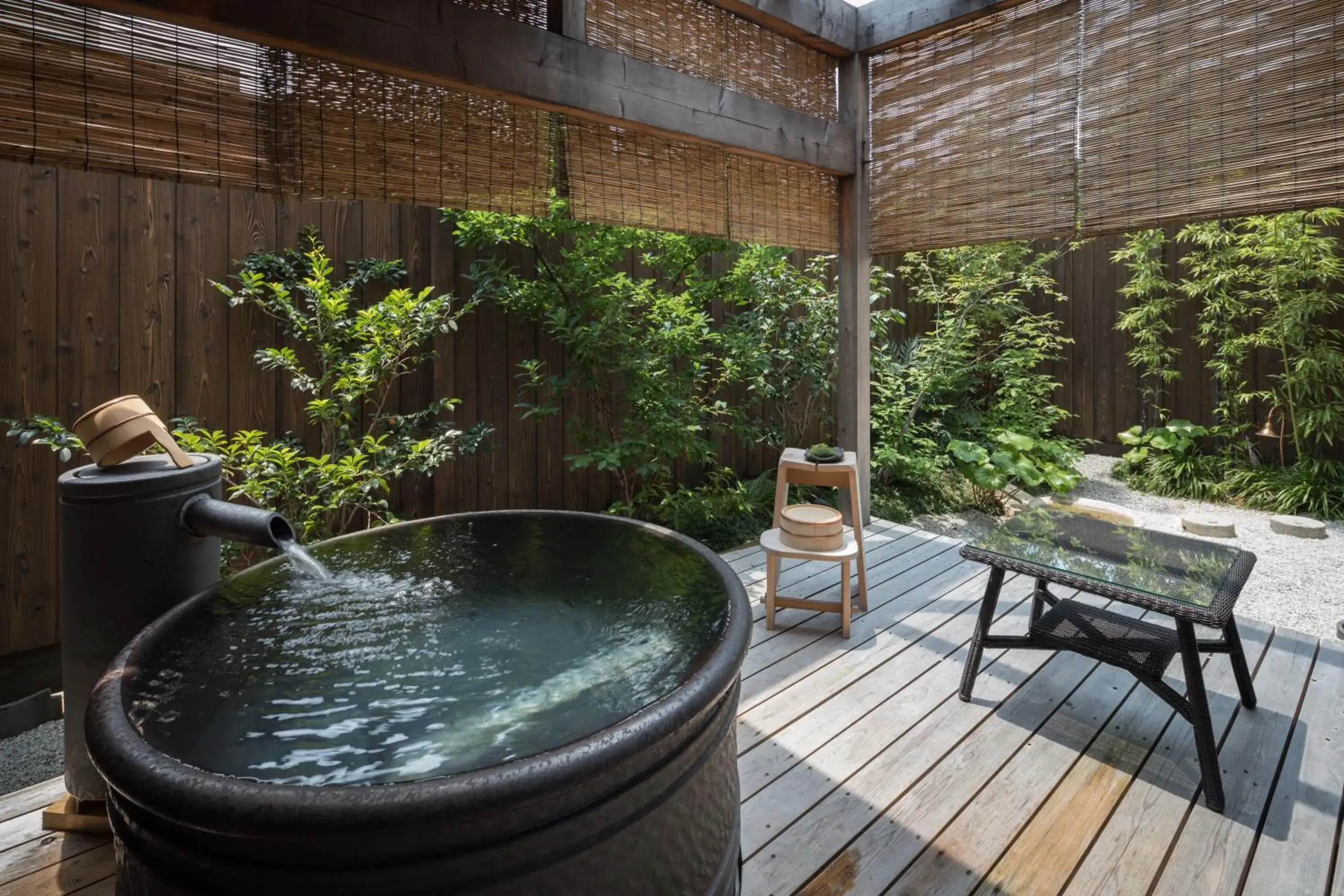 Open Air Bath, Swimming Pool in Nazuna Kyoto Nijo-jo
