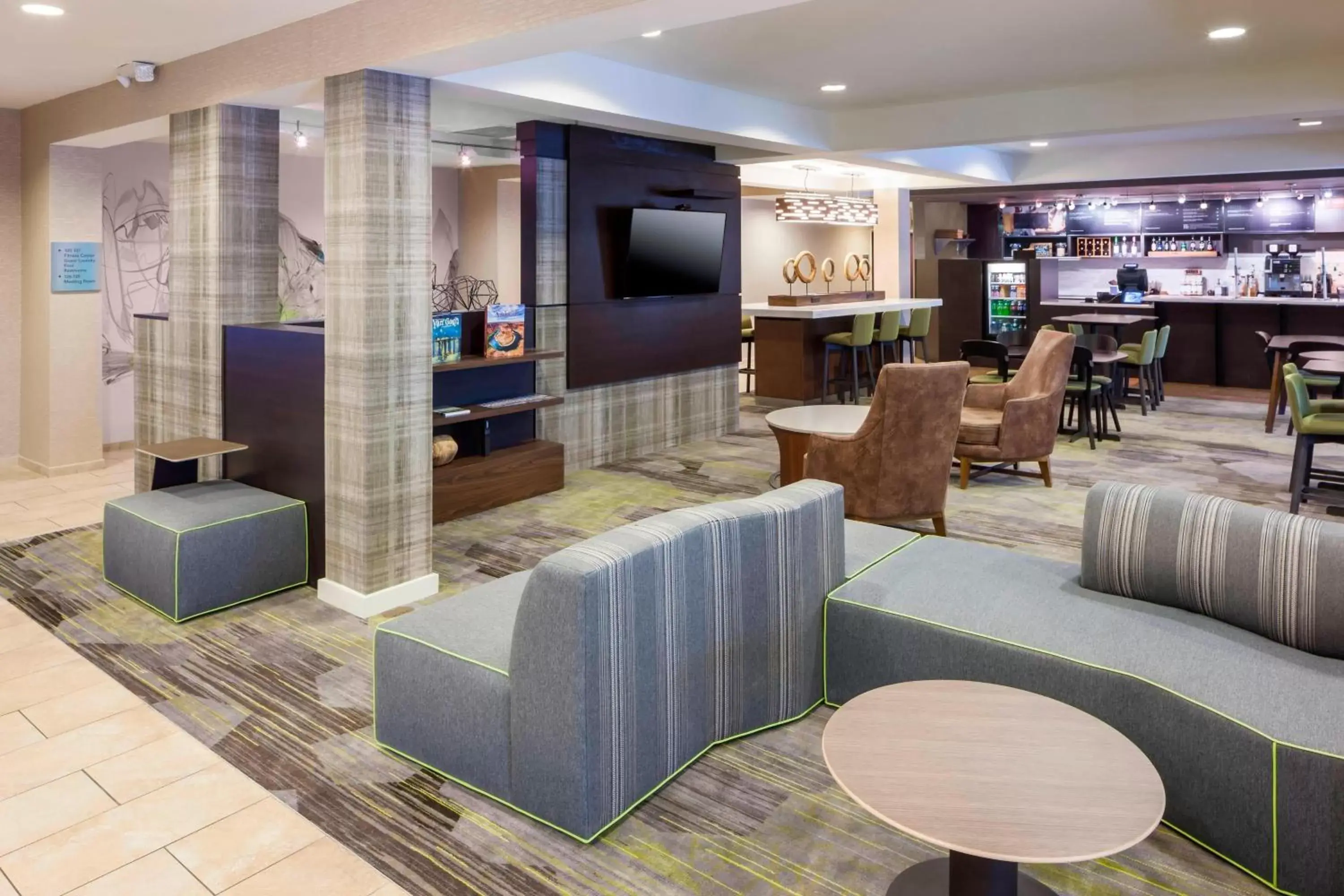 Lobby or reception, Lounge/Bar in Courtyard by Marriott Pensacola