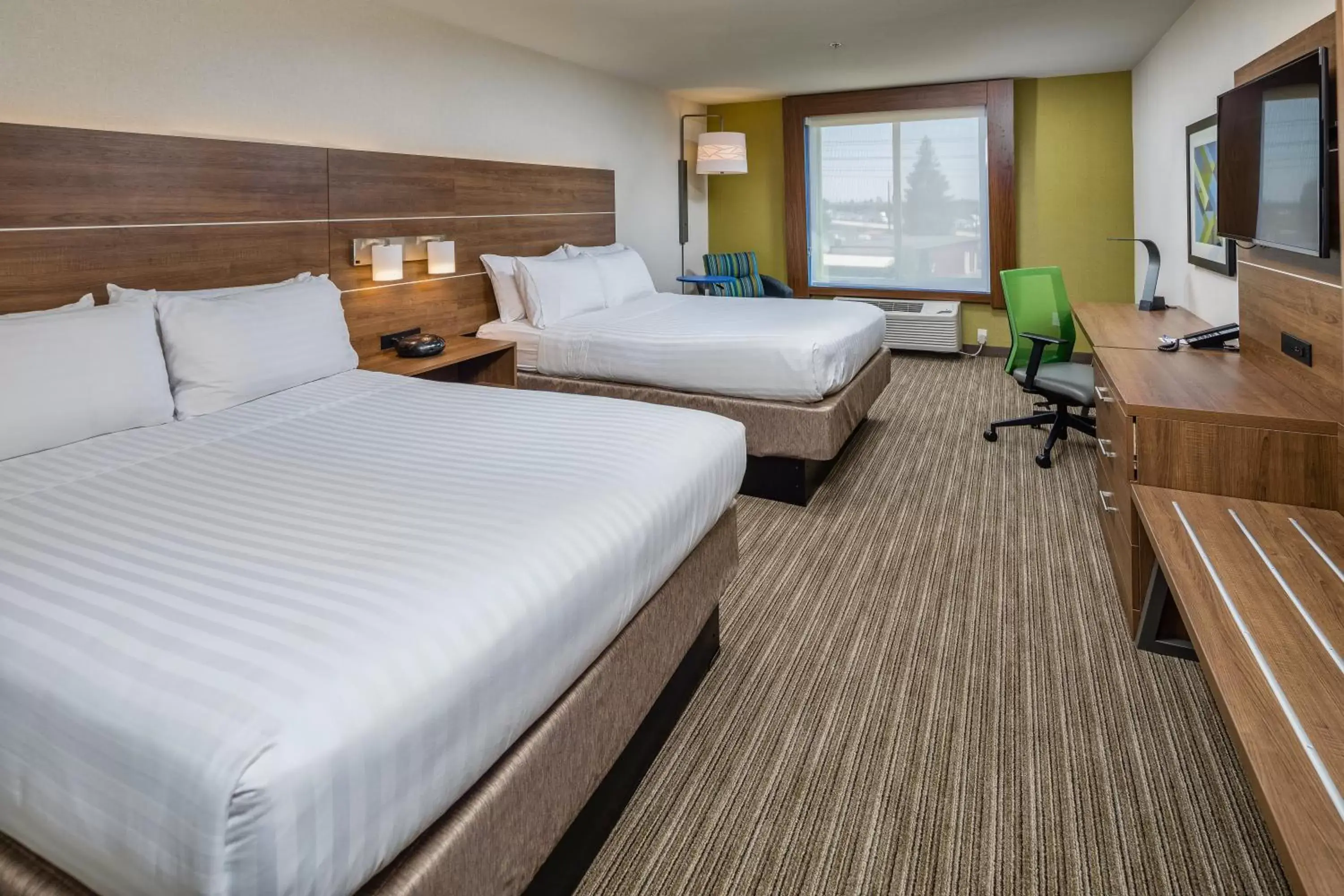 Photo of the whole room, Bed in Holiday Inn Express Hotel & Suites Modesto-Salida, an IHG Hotel