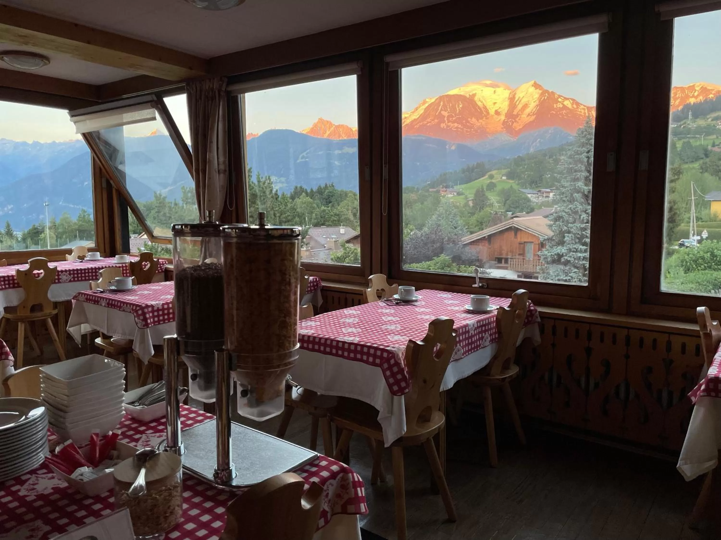 Breakfast in Hotel Les Granits