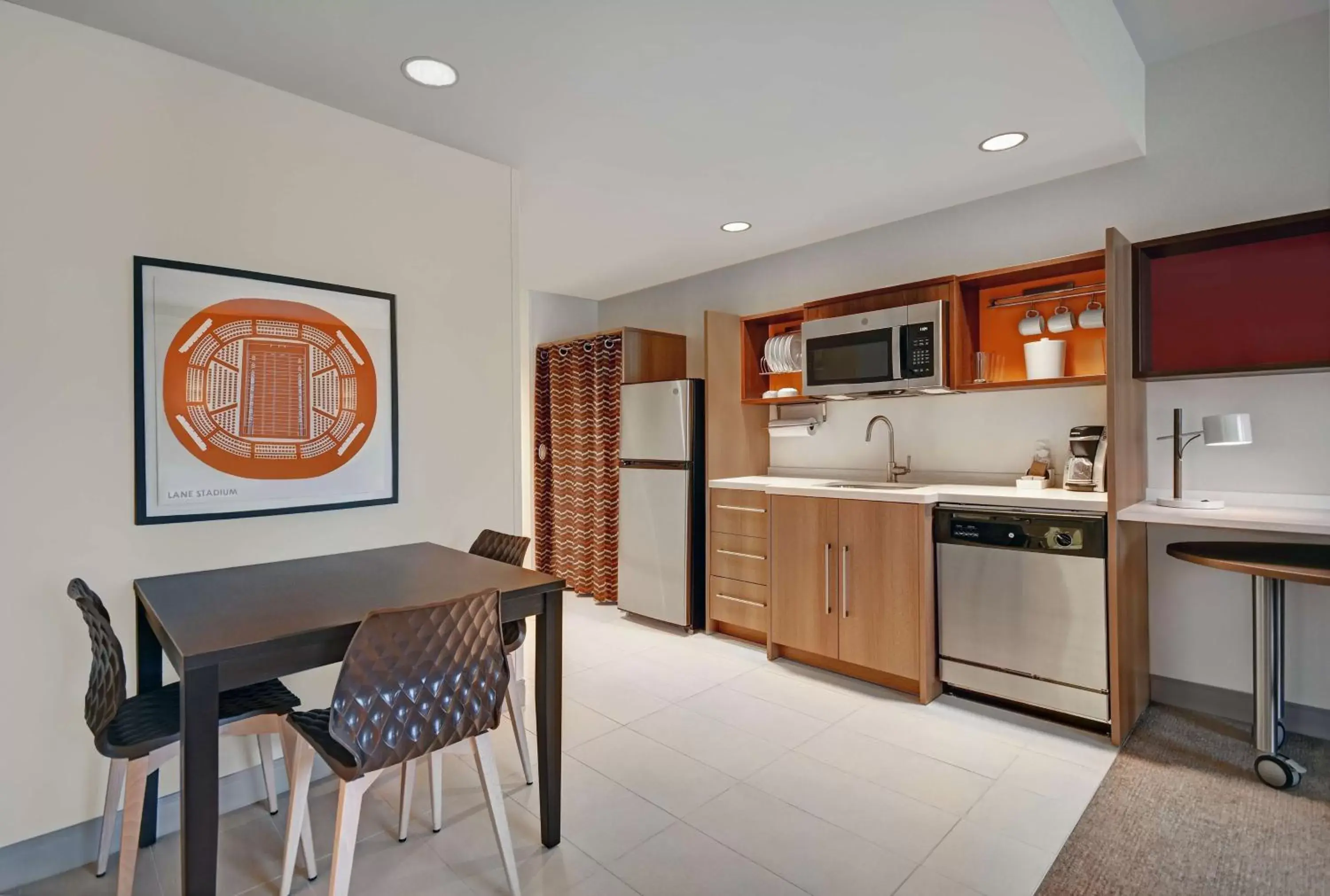 Kitchen or kitchenette, Kitchen/Kitchenette in Home2 Suites by Hilton Blacksburg University