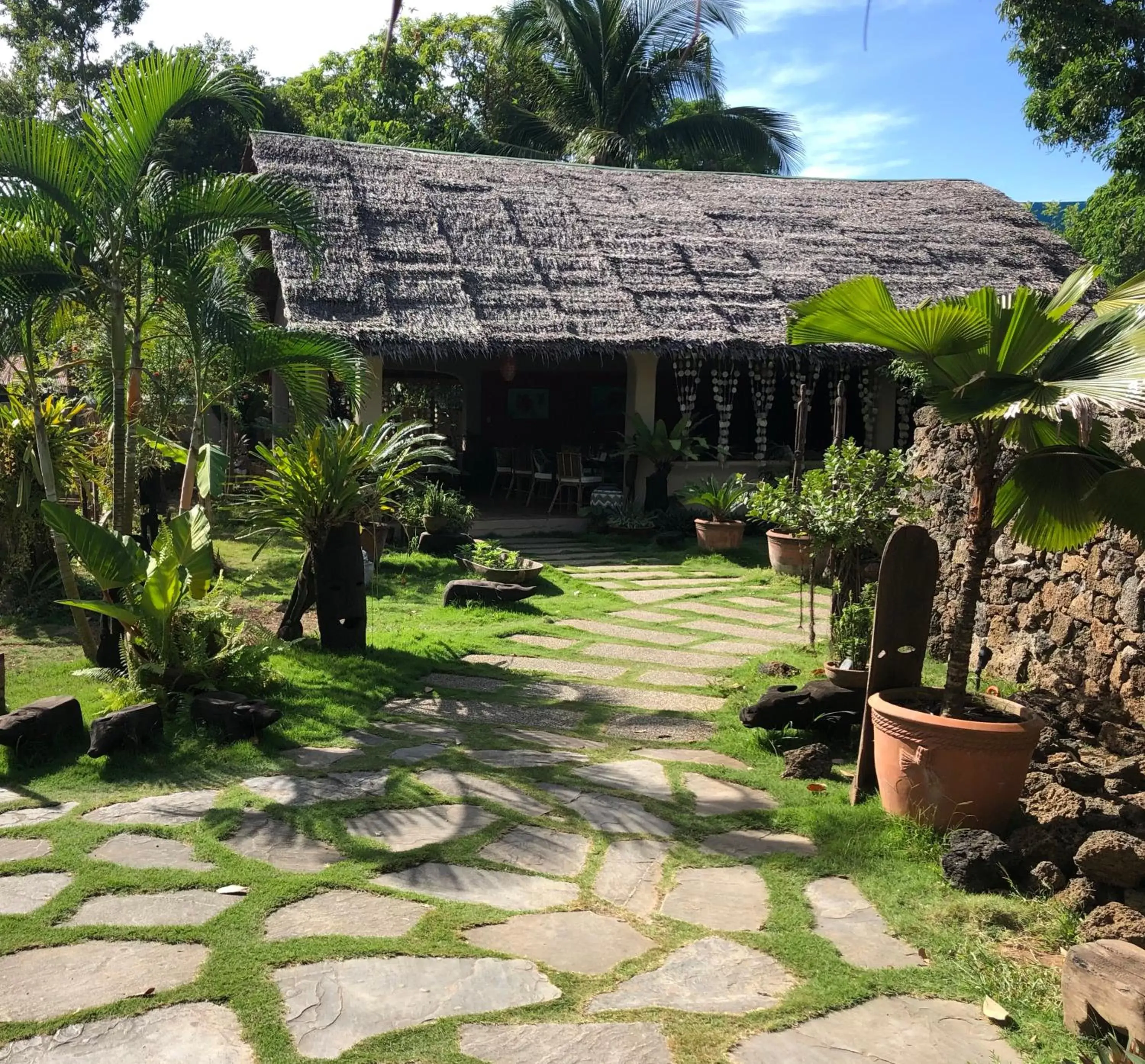 Property building, Garden in Hibiscus Garden Inn