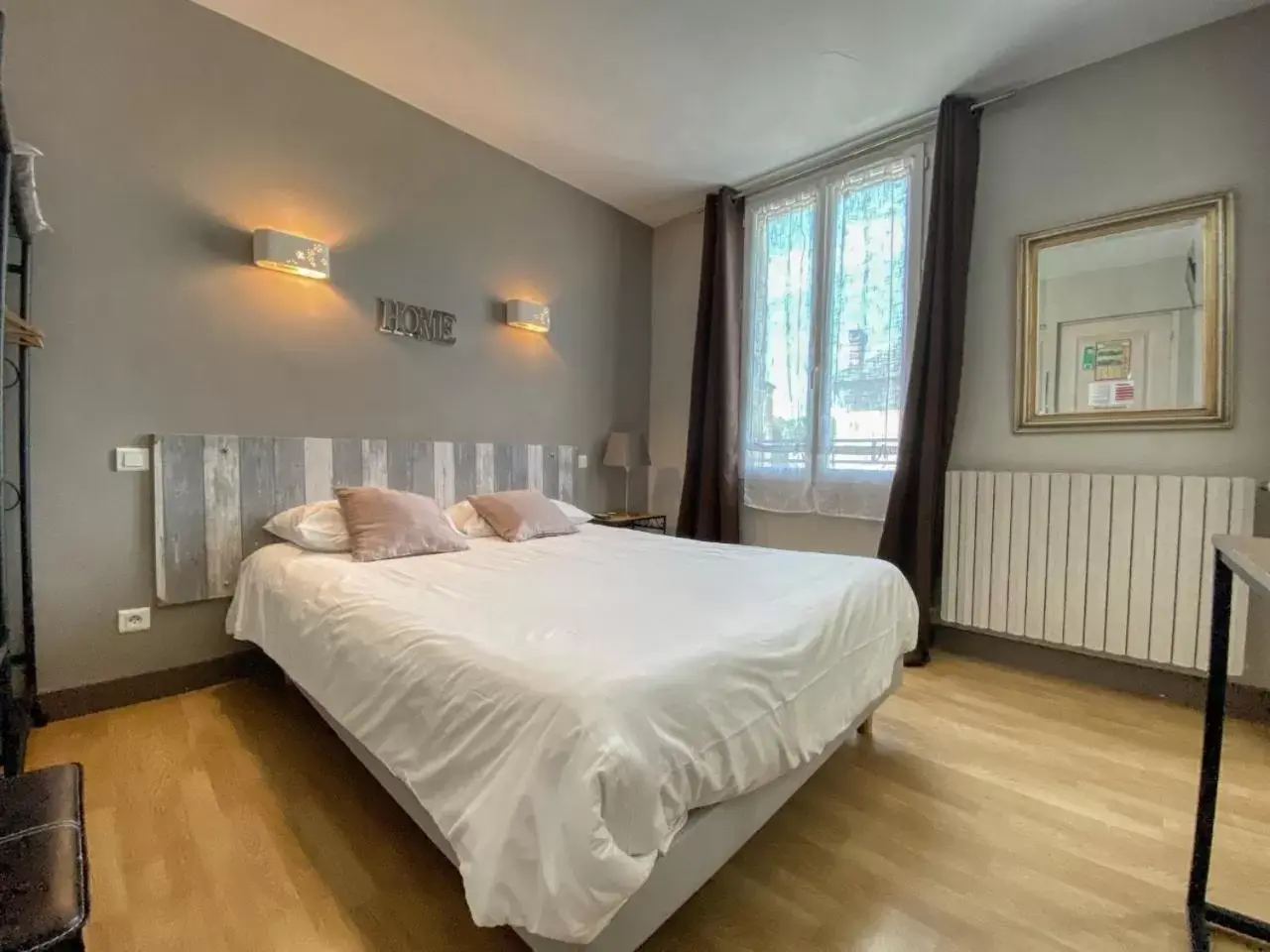 Bed in Hôtel Le P'tit Monde