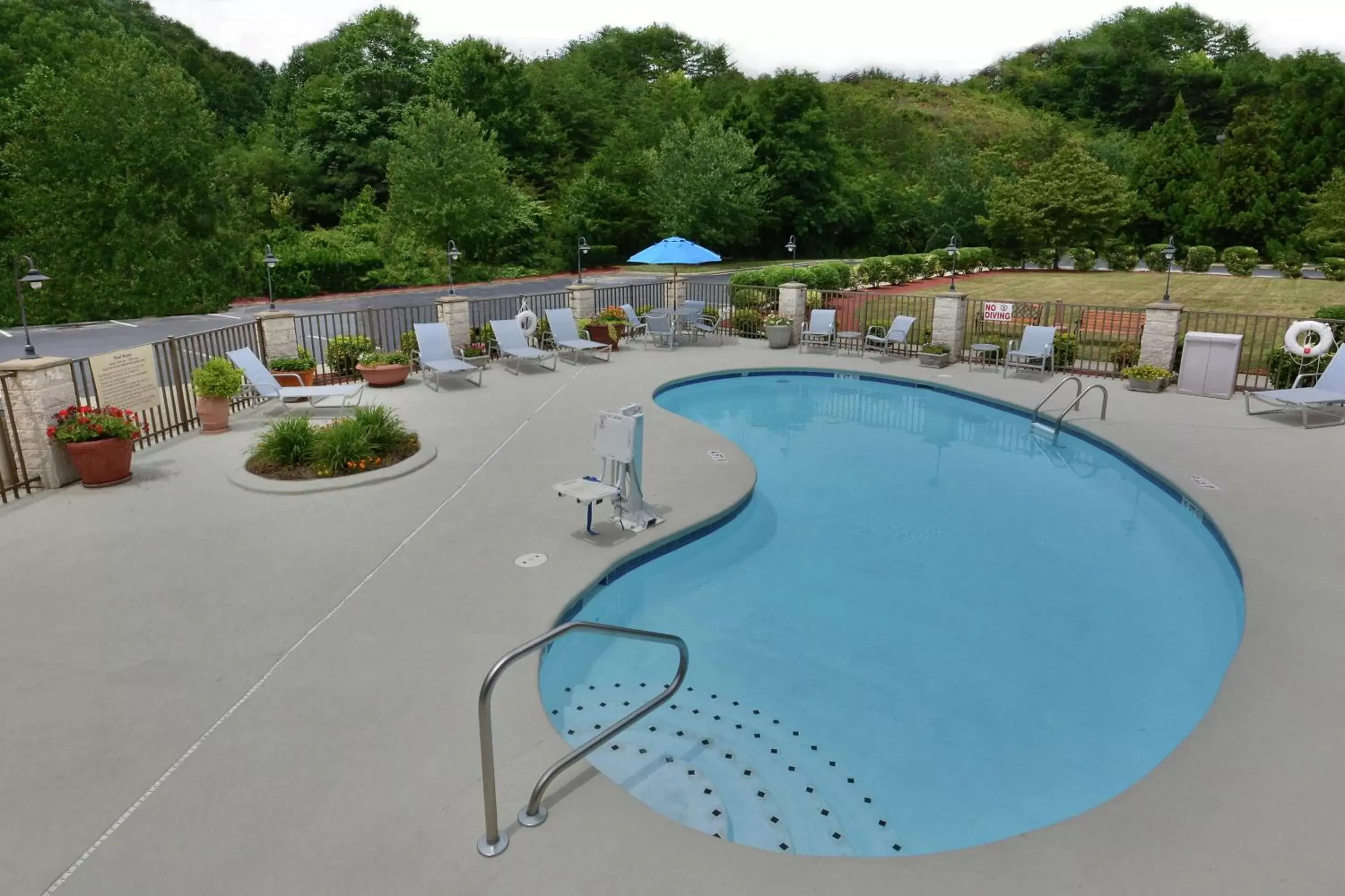 Pool view in Hampton Inn Martinsville Pool view in Hampton Inn Martinsville