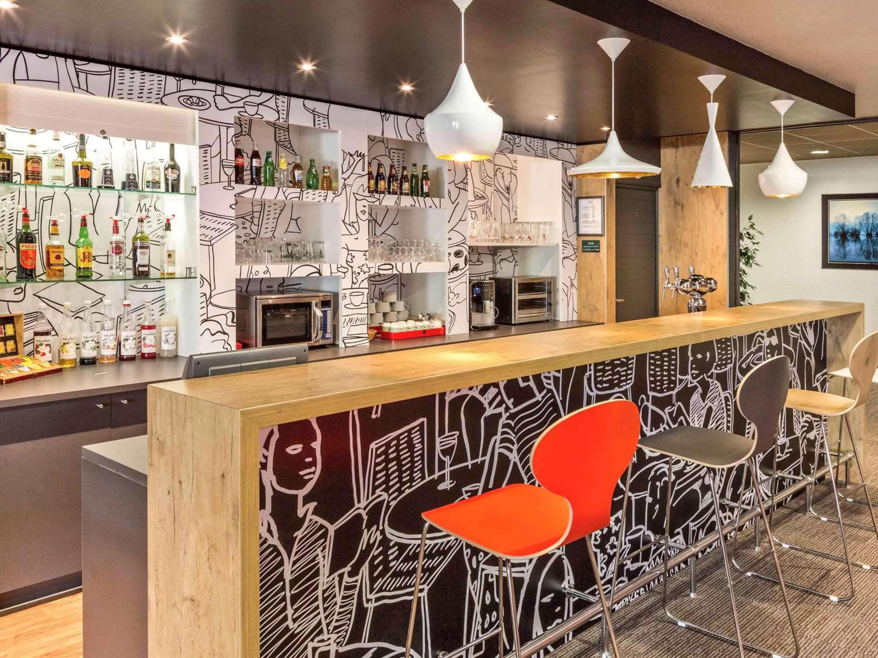 Lounge or bar in ibis Saint Dizier