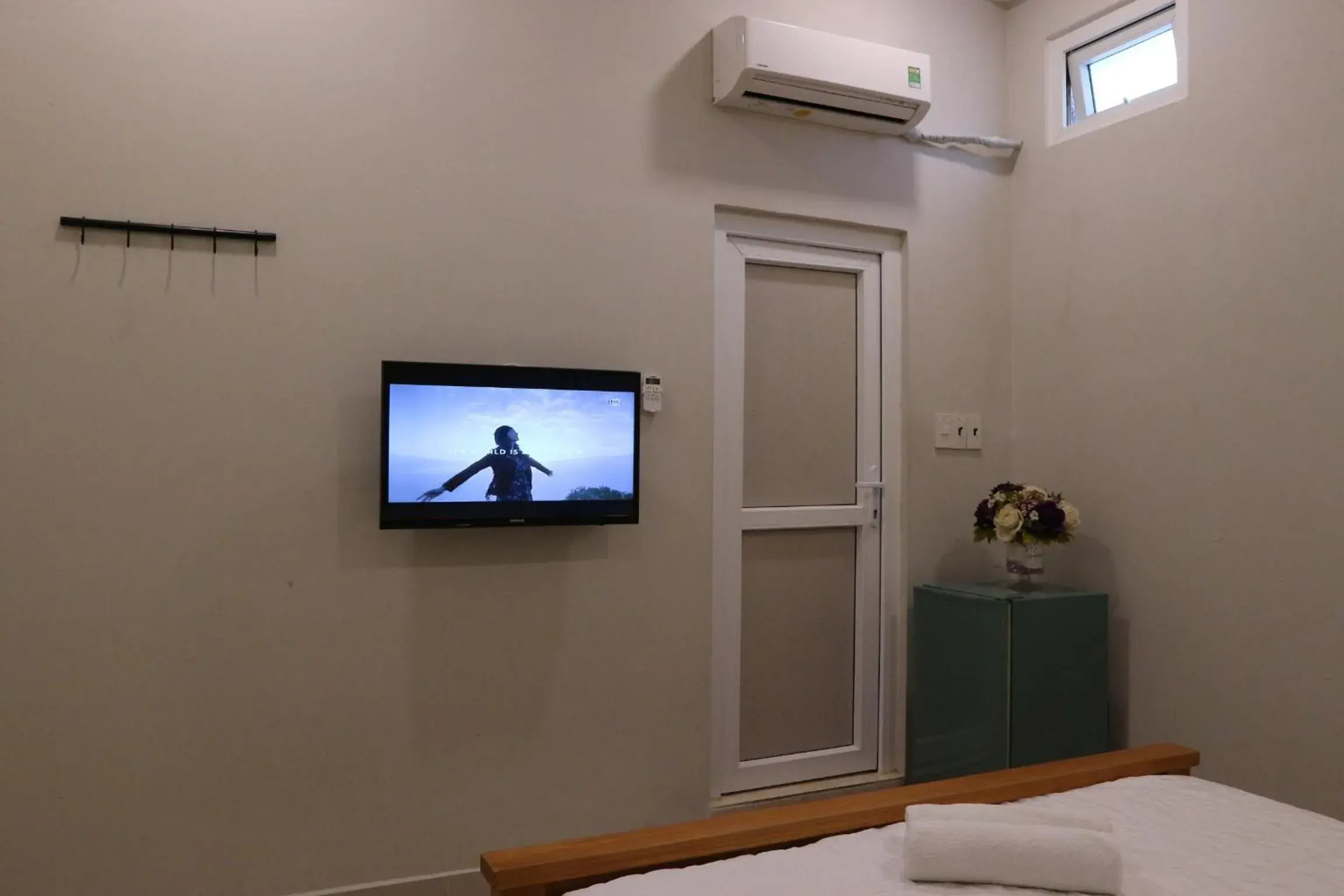 Bedroom, TV/Entertainment Center in Long Hostel