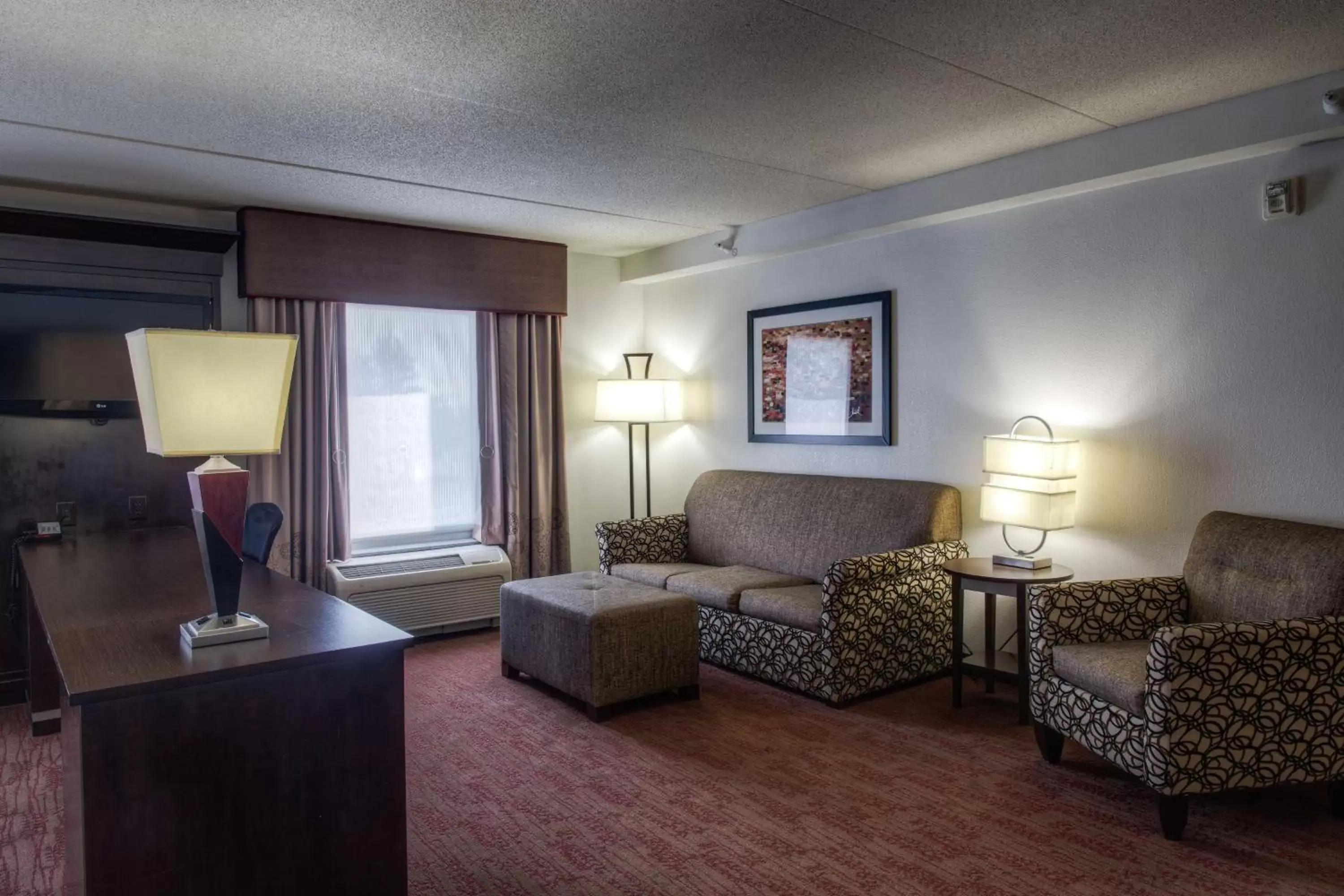 Living room, Seating Area in Hampton Inn & Suites Detroit/Airport Romulus