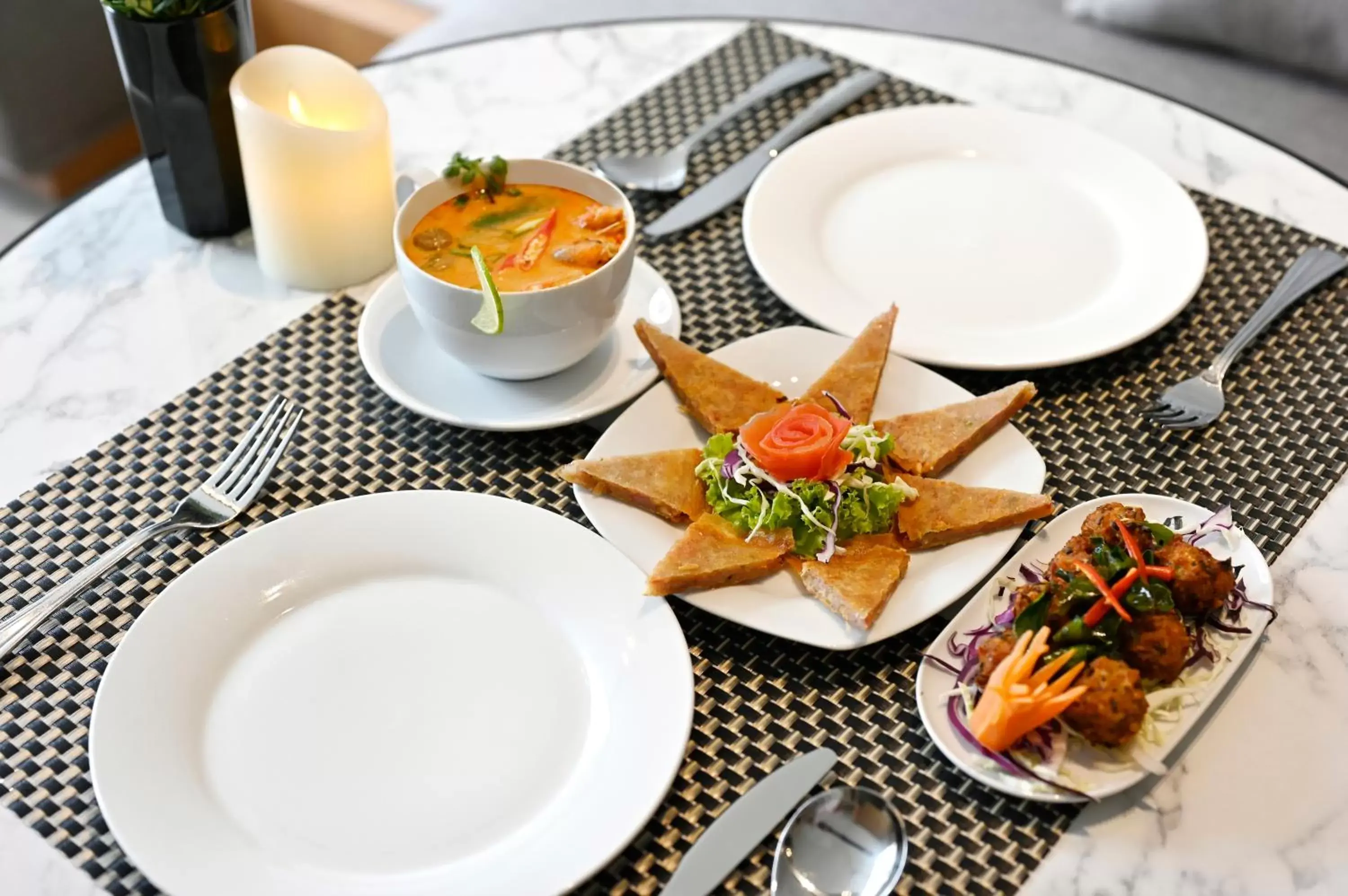 Food and drinks in Has Pattaya Food and drinks in Has Pattaya