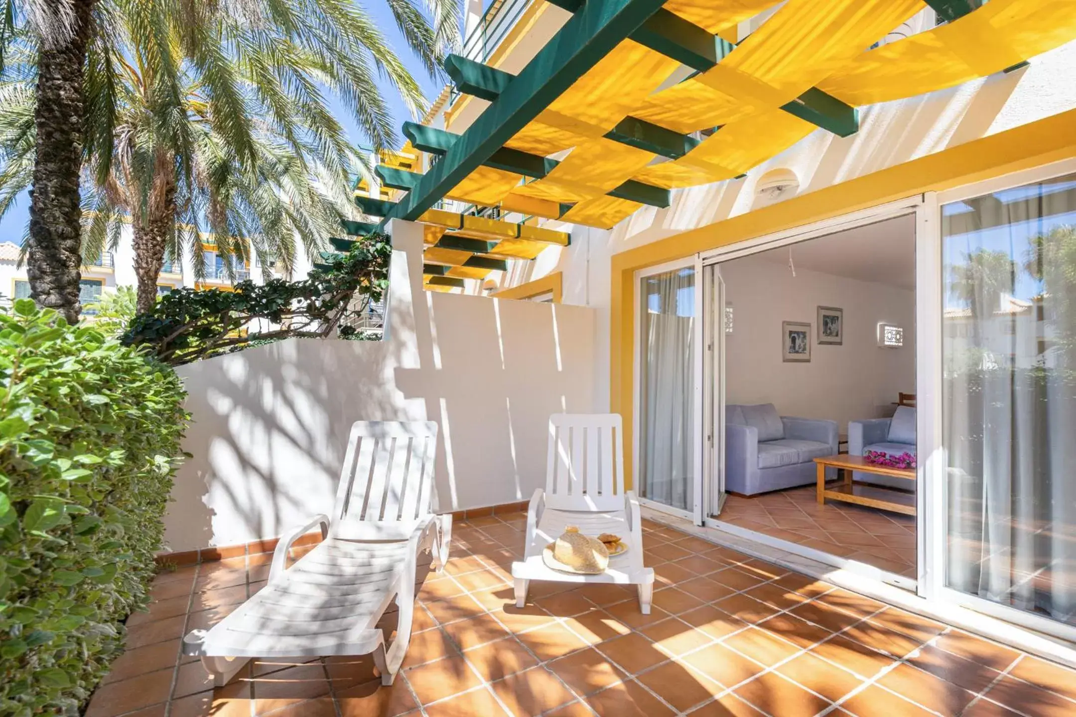 Superior Two-Bedroom Apartment with Terrace in Quinta do Morgado - Apartamentos Turisticos Monte Da Eira Superior Two-Bedroom Apartment with Terrace in Quinta do Morgado - Apartamentos Turisticos Monte Da Eira