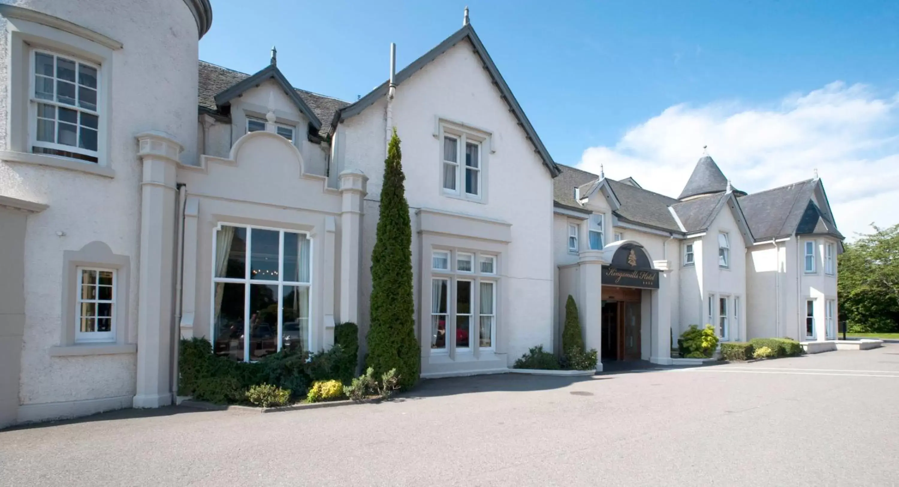 Facade/entrance, Property Building in Kingsmills Hotel