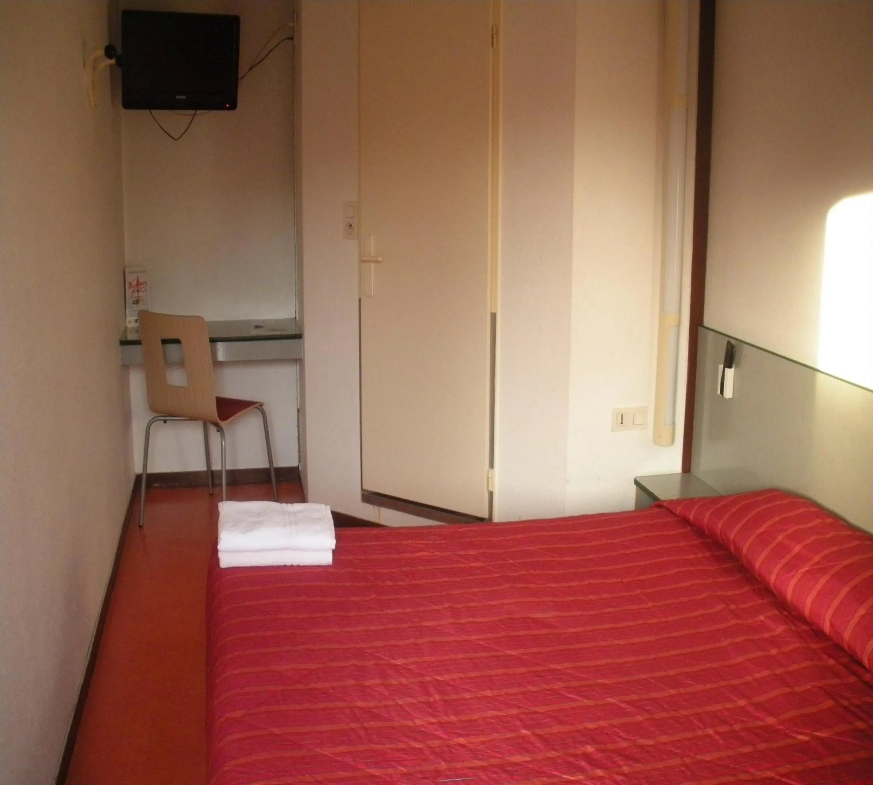 Double Room in Premiere Classe Dreux