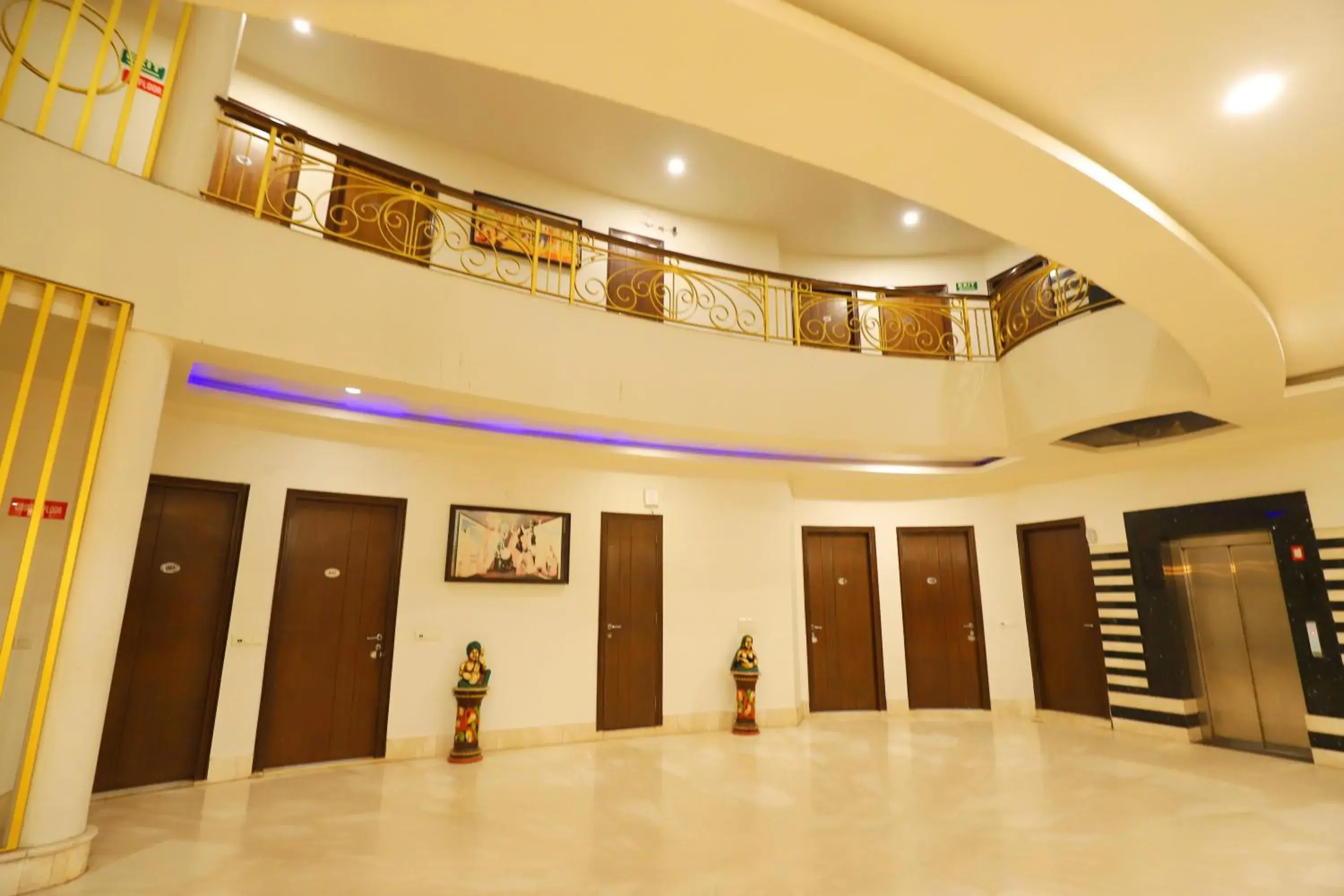 elevator, Lobby/Reception in Hotel Shanti Villa